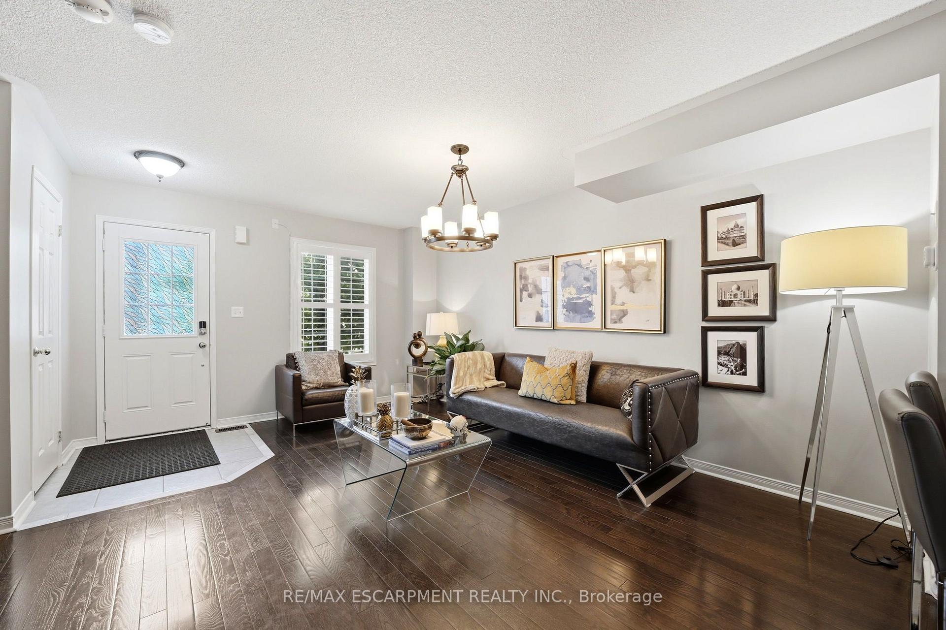 Photo 7 of 73 Ted Wray Circle, North York, Downsview-Roding-CFB — HOMEH
