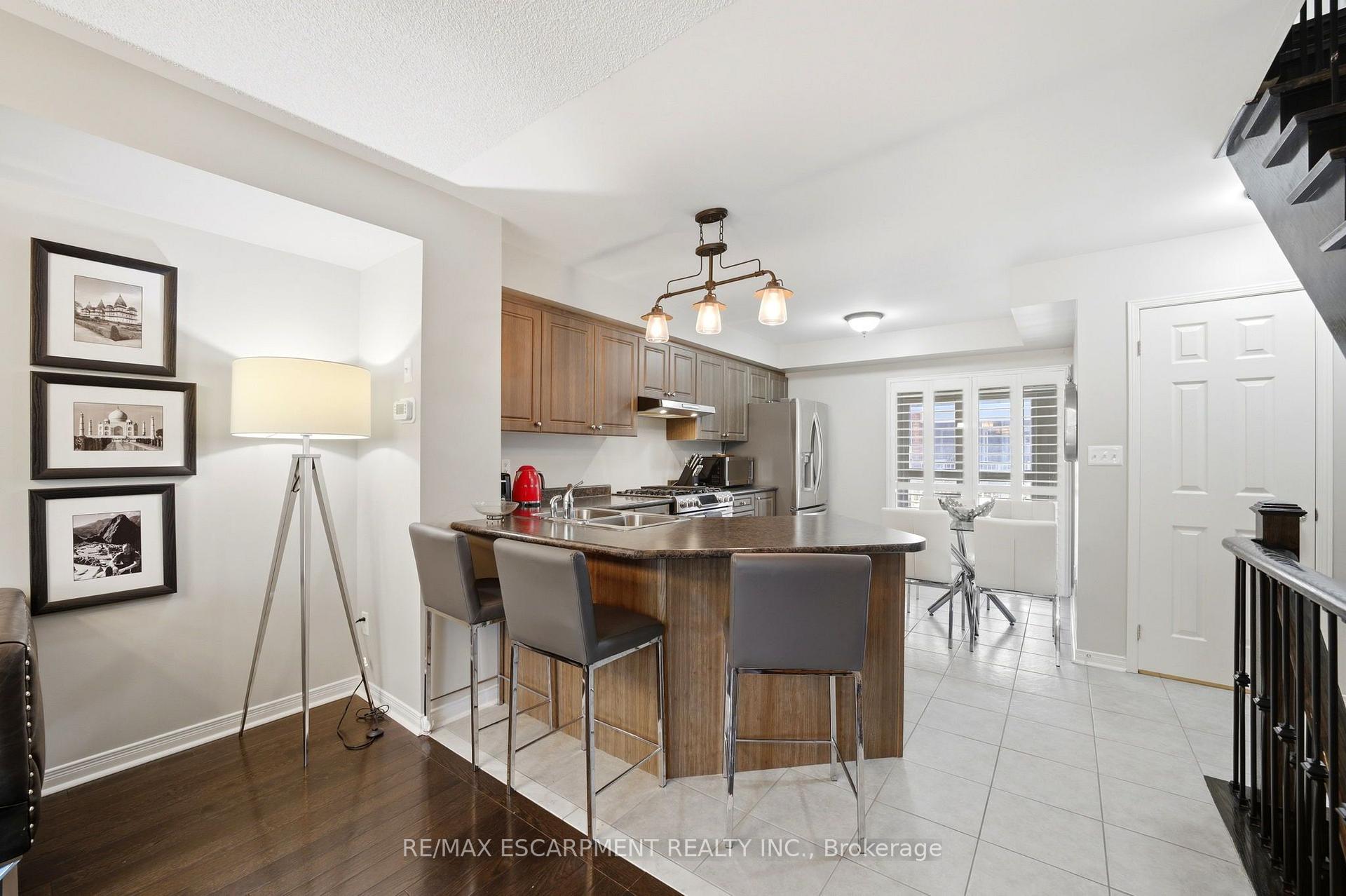 Photo 8 of 73 Ted Wray Circle, North York, Downsview-Roding-CFB — HOMEH