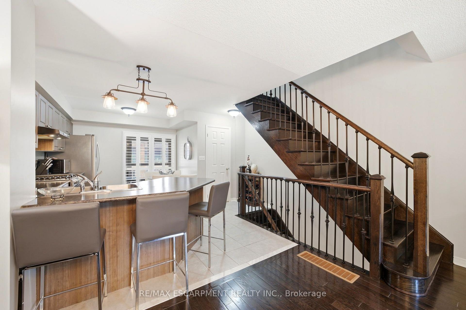 Photo 11 of 73 Ted Wray Circle, North York, Downsview-Roding-CFB — HOMEH