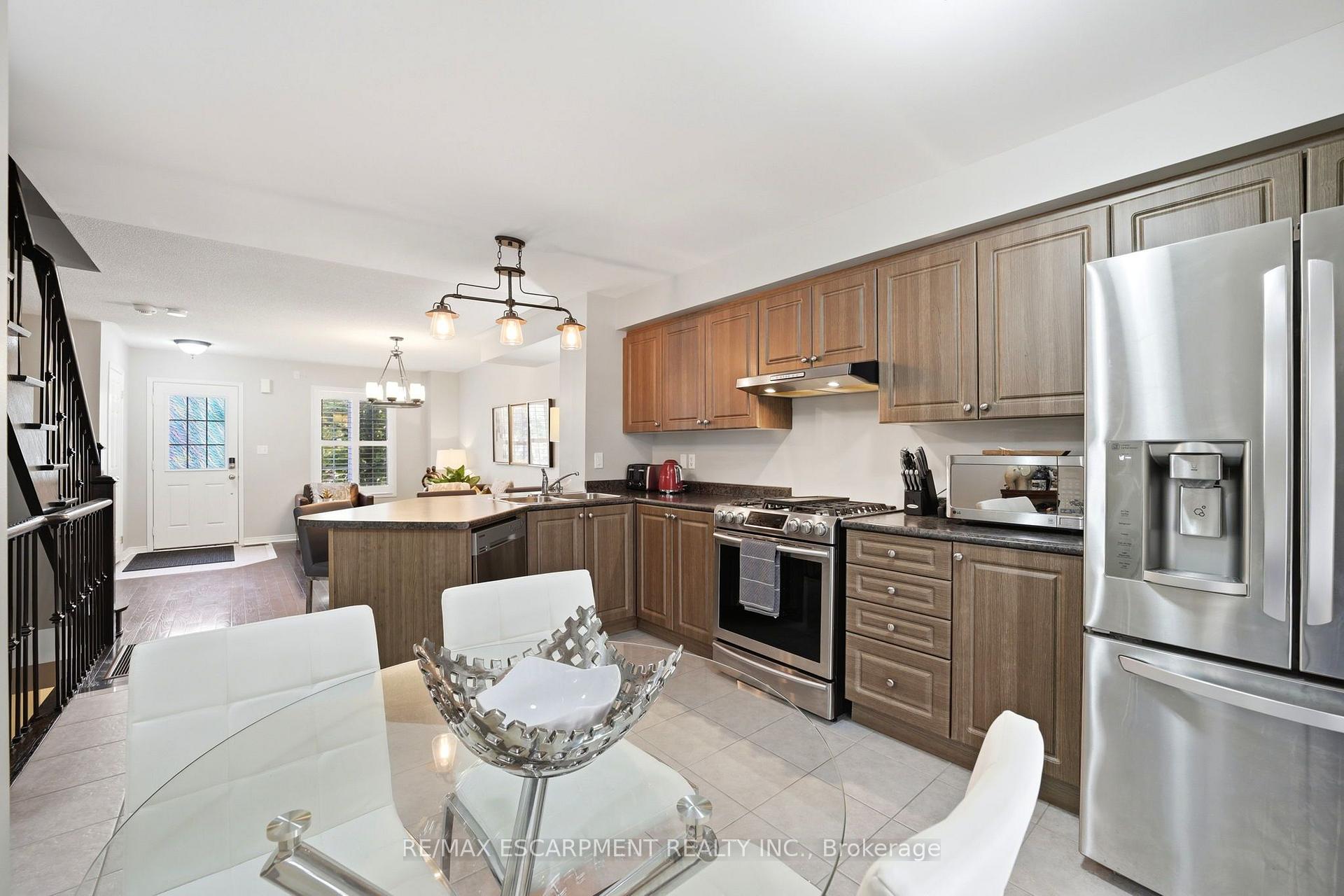 Photo 14 of 73 Ted Wray Circle, North York, Downsview-Roding-CFB — HOMEH