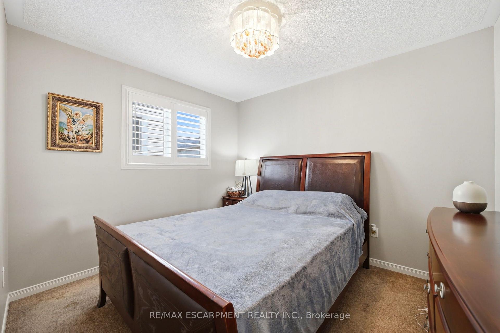 Photo 20 of 73 Ted Wray Circle, North York, Downsview-Roding-CFB — HOMEH