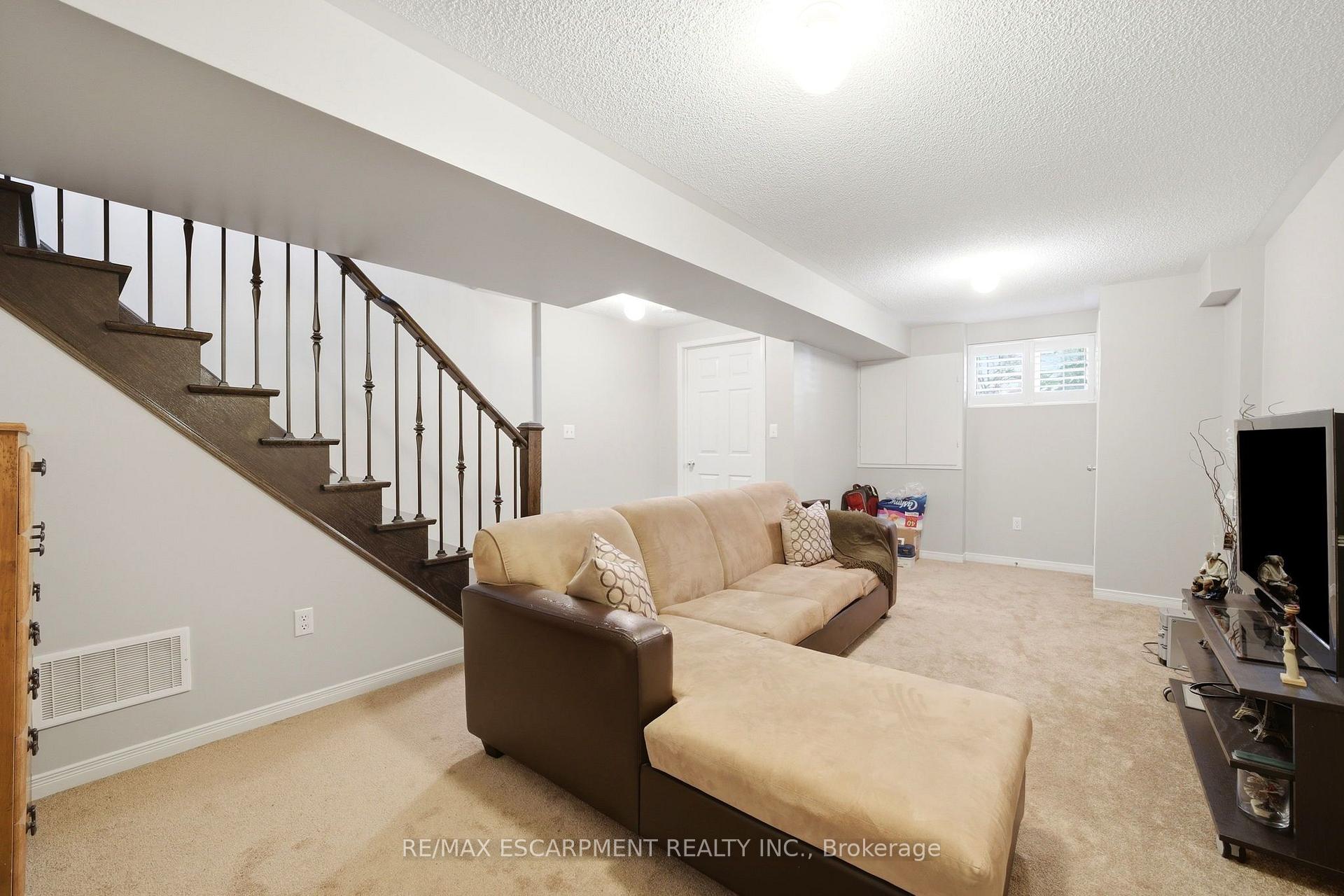 Photo 37 of 73 Ted Wray Circle, North York, Downsview-Roding-CFB — HOMEH