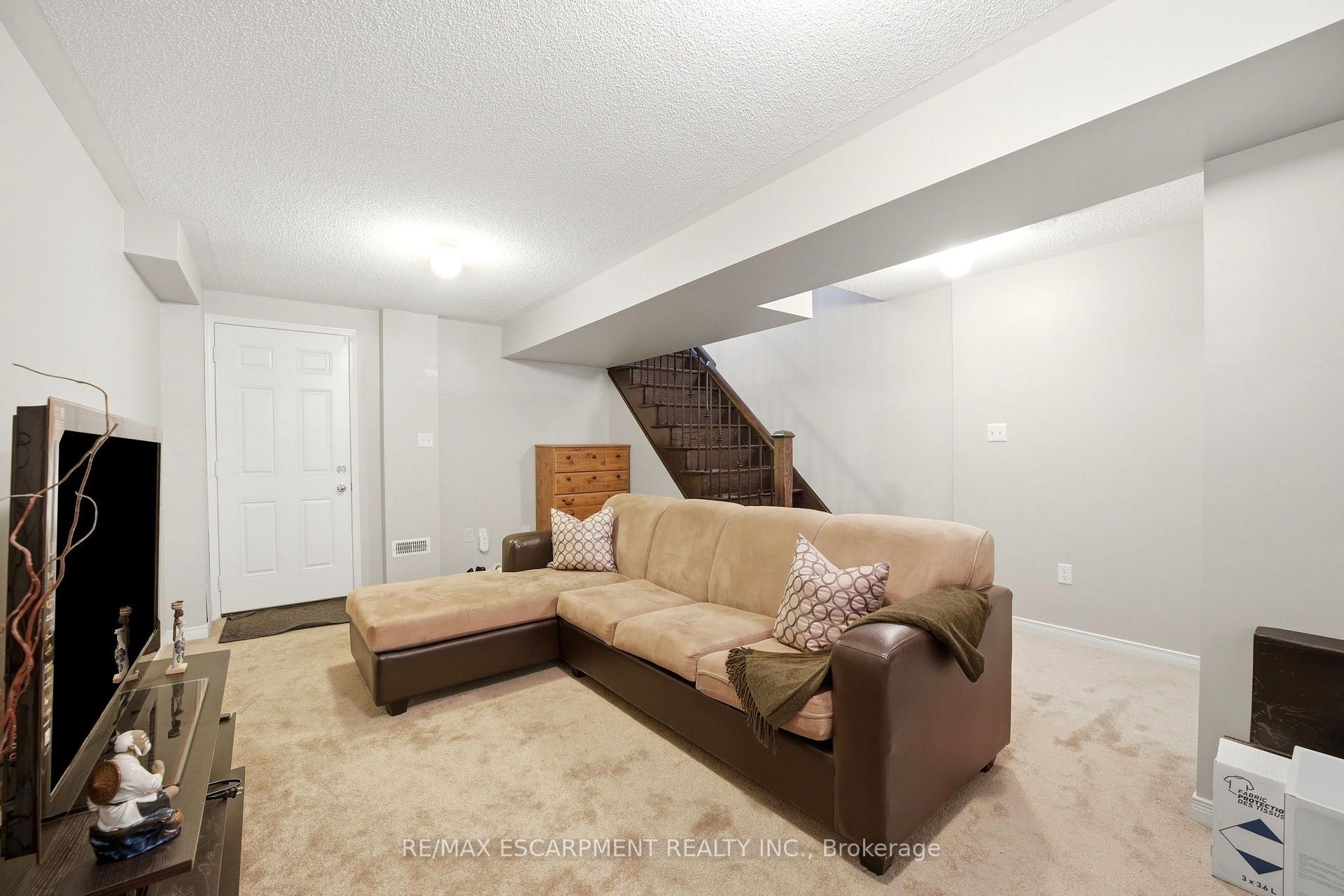 Photo 38 of 73 Ted Wray Circle, North York, Downsview-Roding-CFB — HOMEH