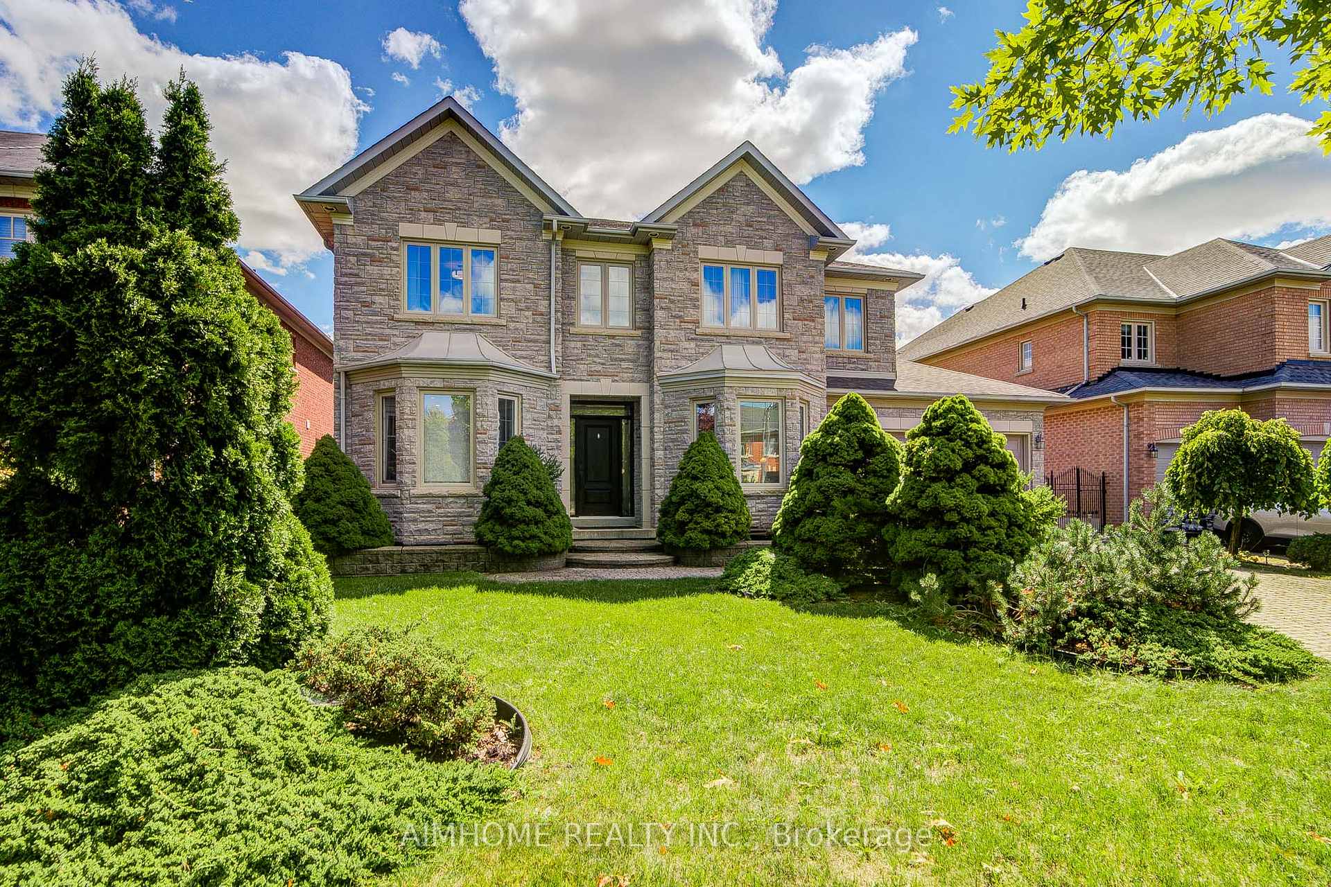Photo 2 of 71 Malden Street, Vaughan, East Woodbridge — HOMEH
