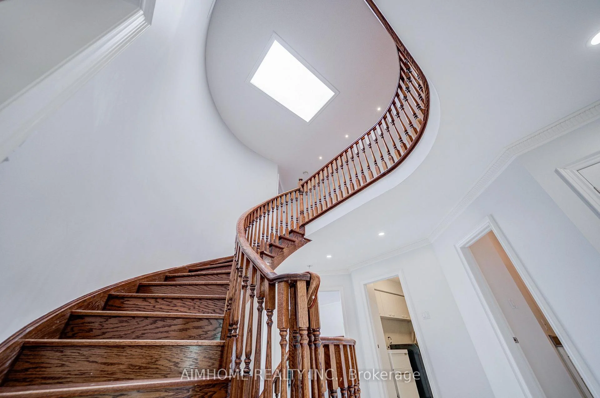 Photo 6 of 71 Malden Street, Vaughan, East Woodbridge — HOMEH
