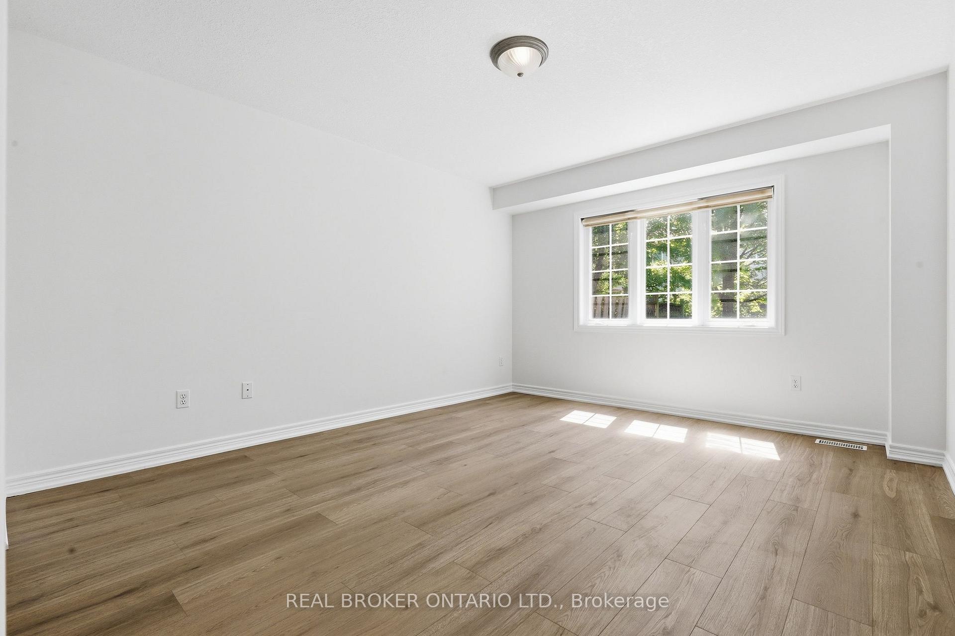 Photo 18 of 91 Lynch Circle E, Guelph, Pineridge/Westminster Woods — HOMEH