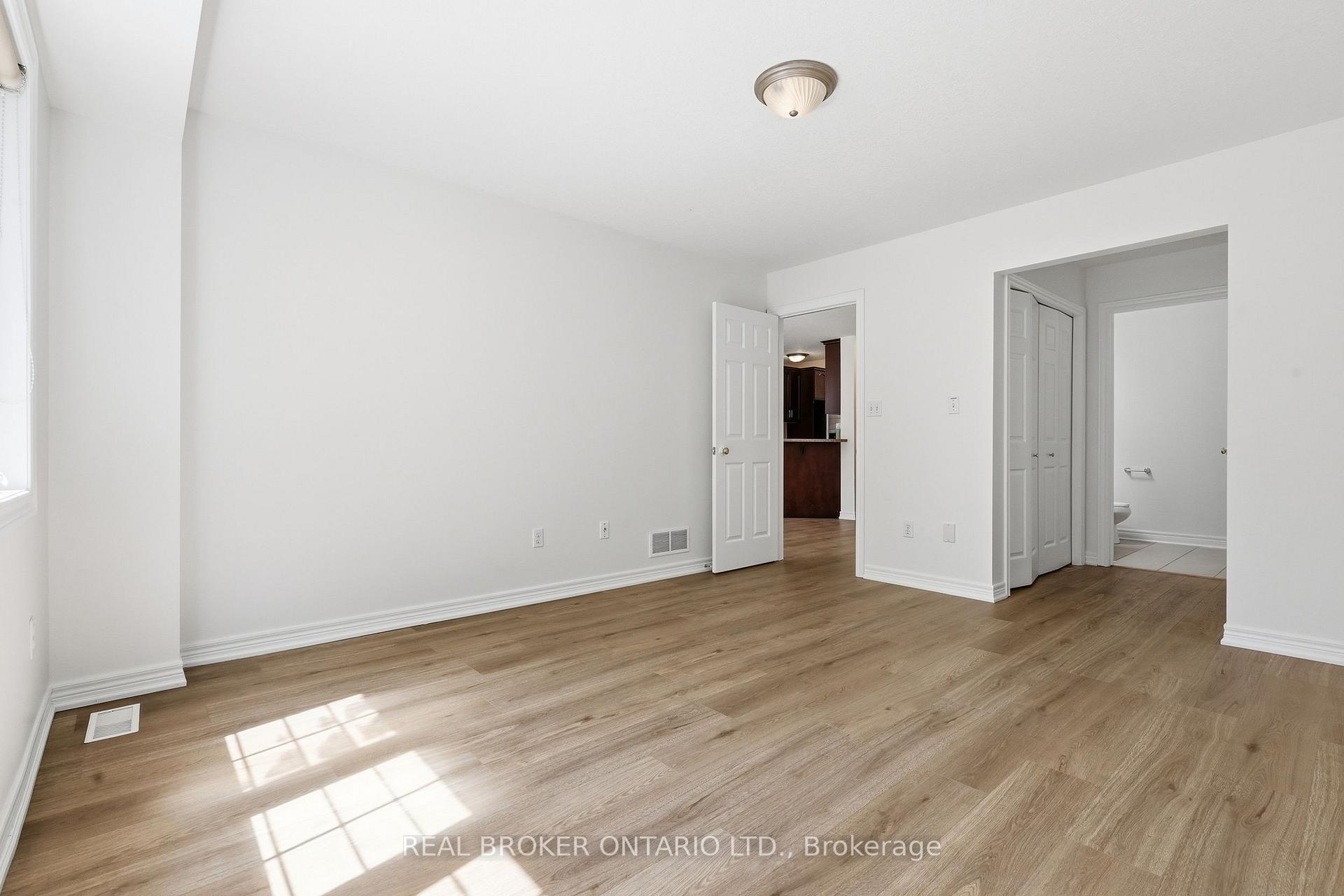 Photo 19 of 91 Lynch Circle E, Guelph, Pineridge/Westminster Woods — HOMEH