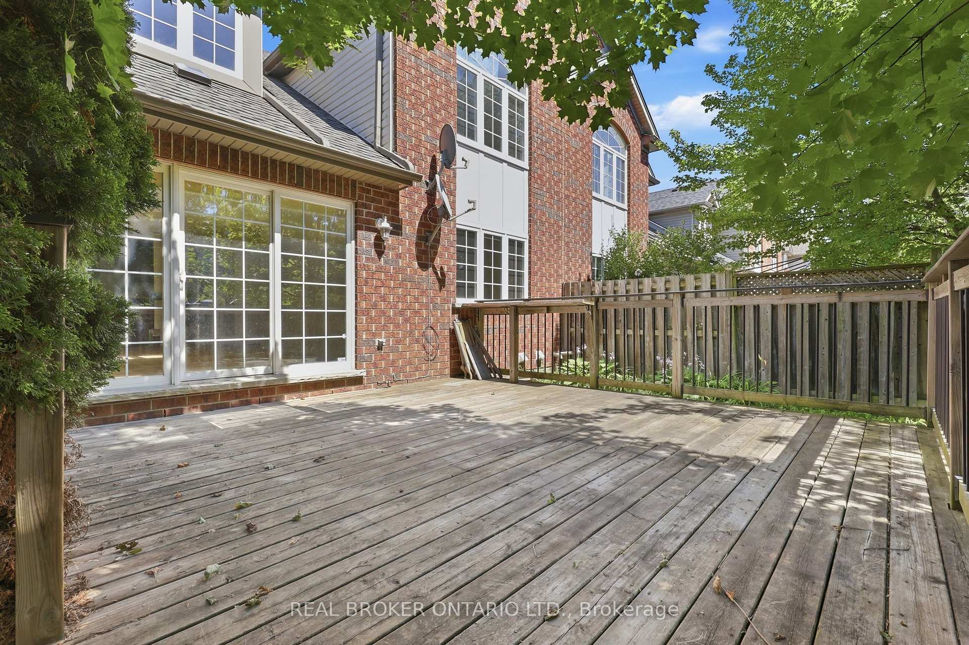 Photo 28 of 91 Lynch Circle E, Guelph, Pineridge/Westminster Woods — HOMEH