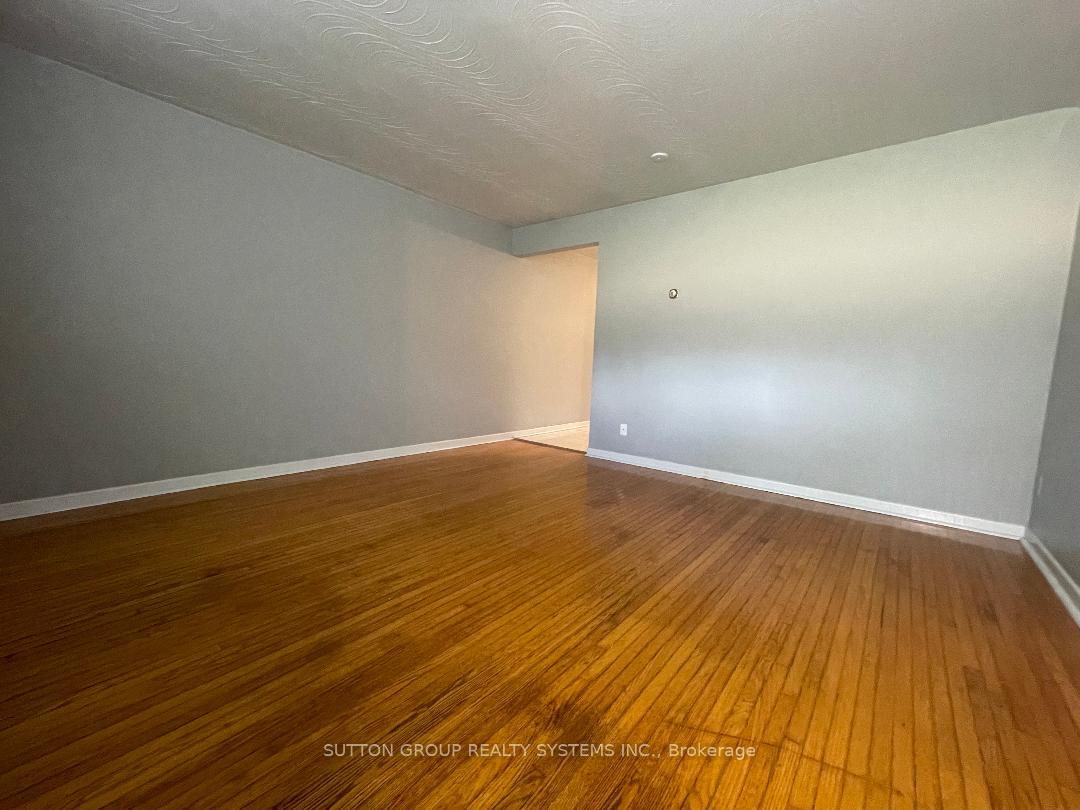Photo 7 of Unit 6, 31 Cannon Road, Etobicoke, Stonegate-Queensway — HOMEH