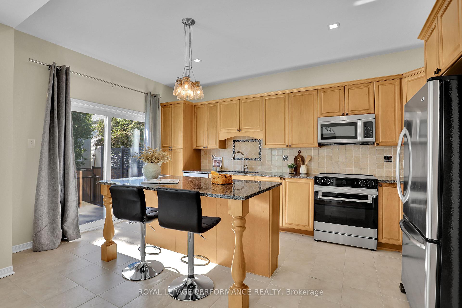 Photo 34 of 1582 Rumford Drive, Ottawa, Fallingbrook/Pineridge — HOMEH