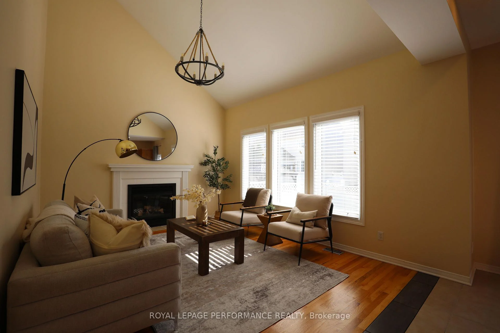 Photo 37 of 1582 Rumford Drive, Ottawa, Fallingbrook/Pineridge — HOMEH