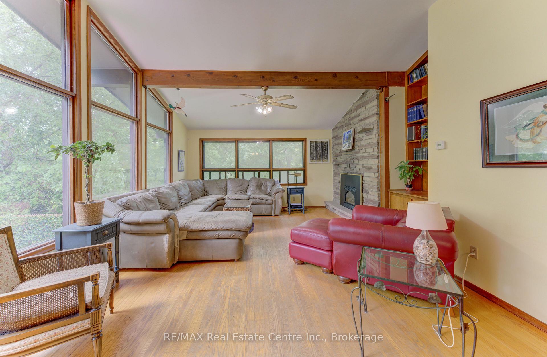 Photo 3 of 80 Chapel Hill Drive, Kitchener, Brigadoon — HOMEH