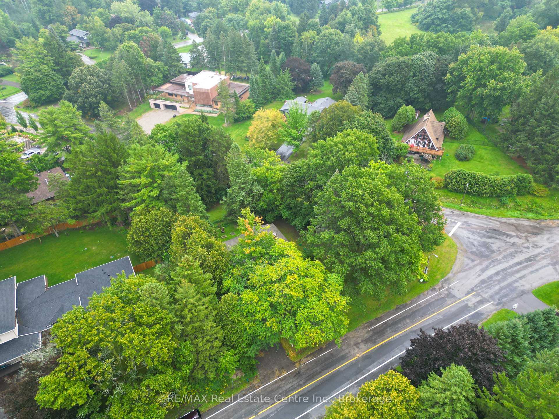 Photo 30 of 80 Chapel Hill Drive, Kitchener, Brigadoon — HOMEH