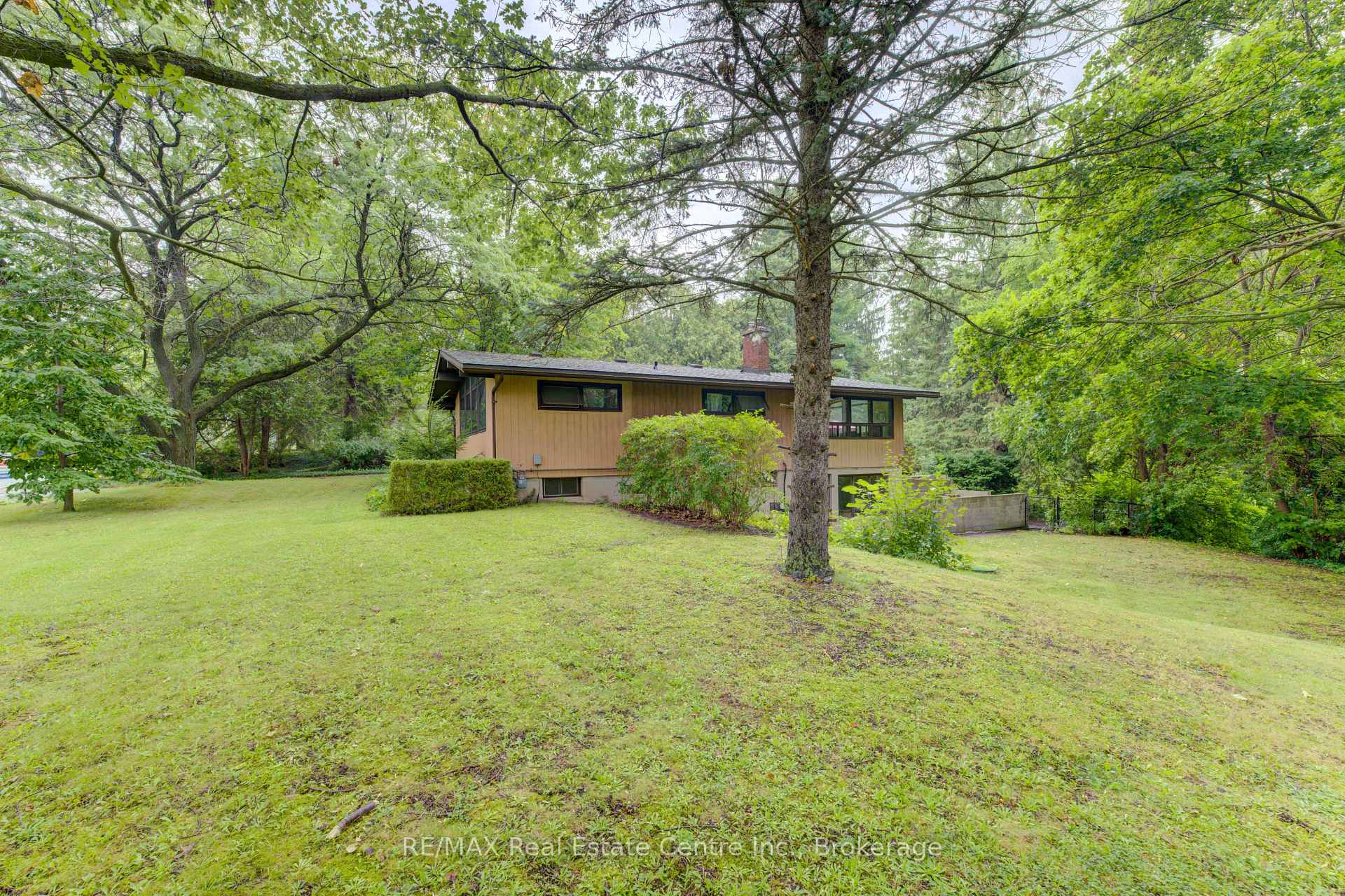 Photo 31 of 80 Chapel Hill Drive, Kitchener, Brigadoon — HOMEH