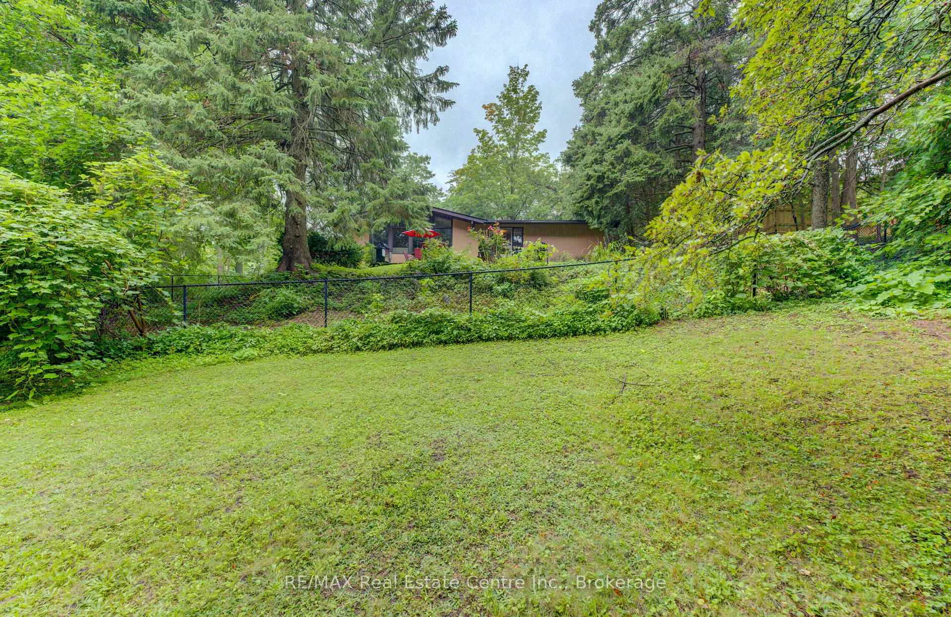Photo 33 of 80 Chapel Hill Drive, Kitchener, Brigadoon — HOMEH