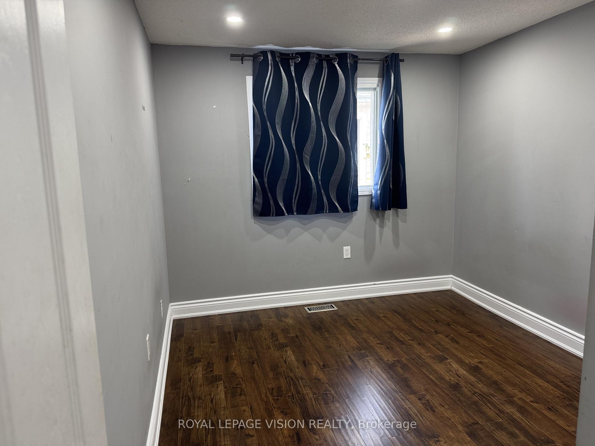 Photo 6 of 27 Maitland Drive, Barrie, Grove East — HOMEH