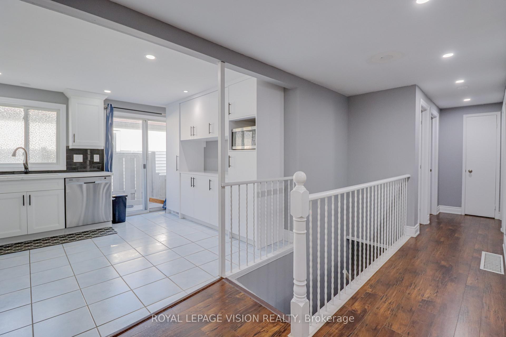 Photo 5 of 27 Maitland Drive, Barrie, Grove East — HOMEH
