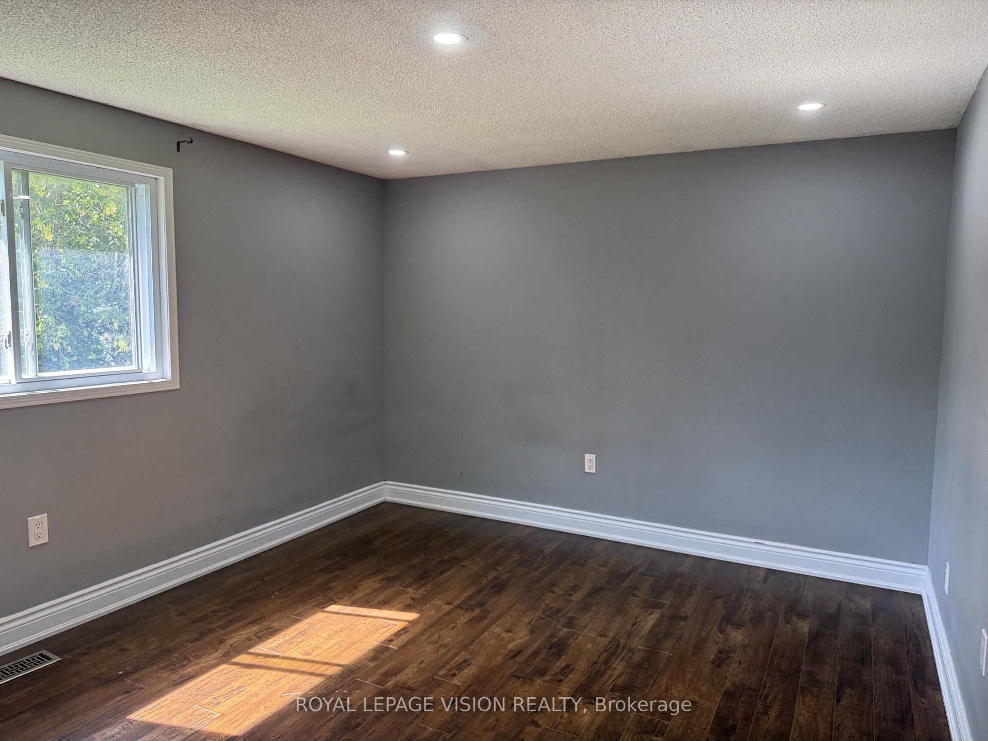 Photo 7 of 27 Maitland Drive, Barrie, Grove East — HOMEH