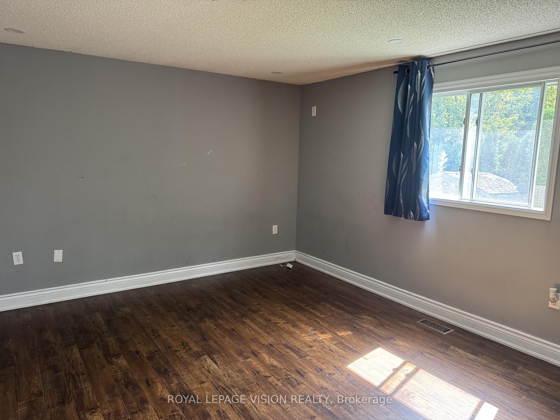 Photo 8 of 27 Maitland Drive, Barrie, Grove East — HOMEH