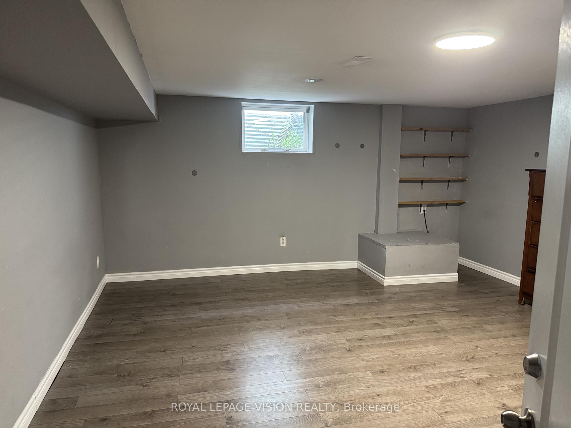 Photo 11 of 27 Maitland Drive, Barrie, Grove East — HOMEH