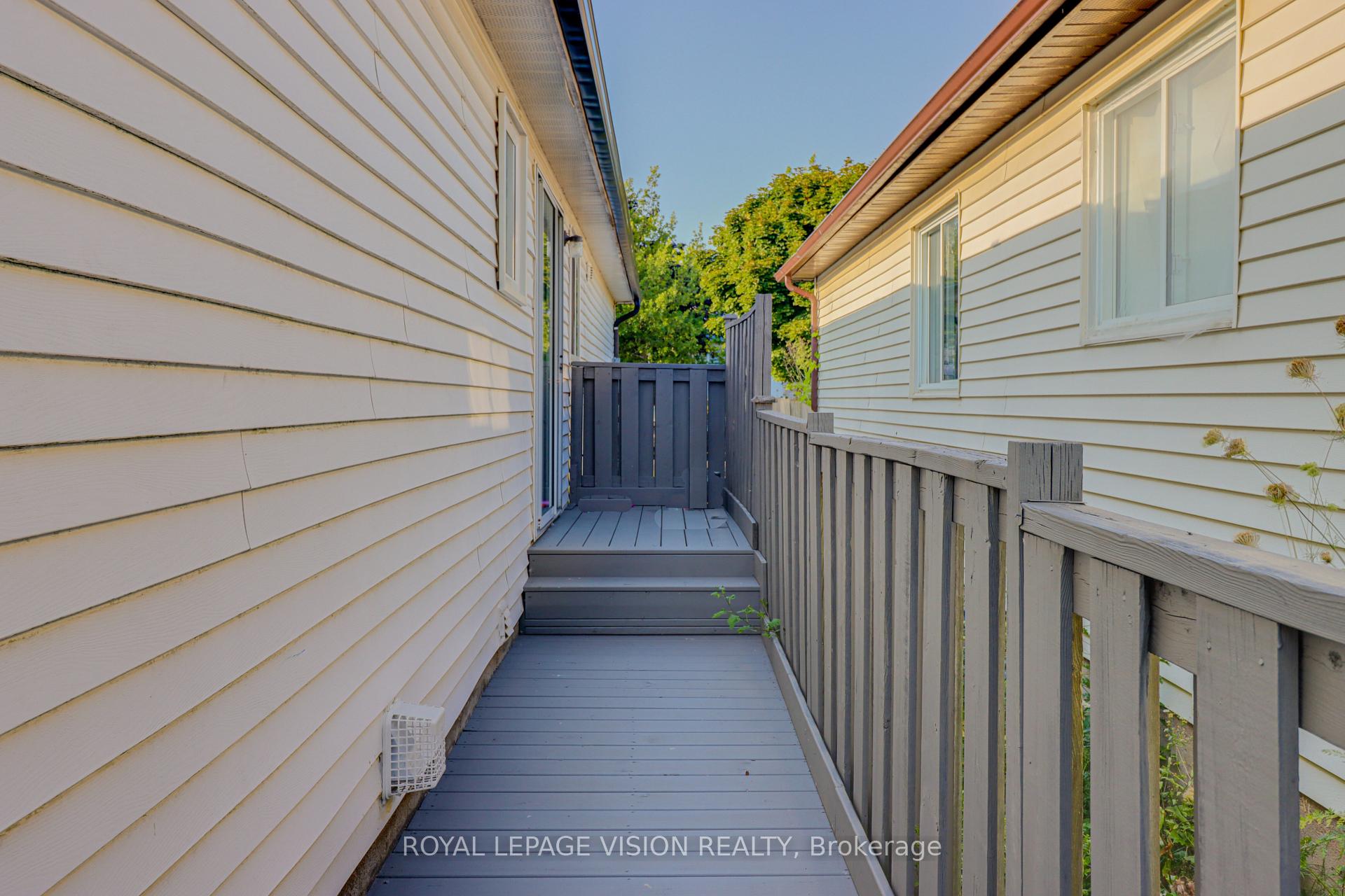 Photo 13 of 27 Maitland Drive, Barrie, Grove East — HOMEH