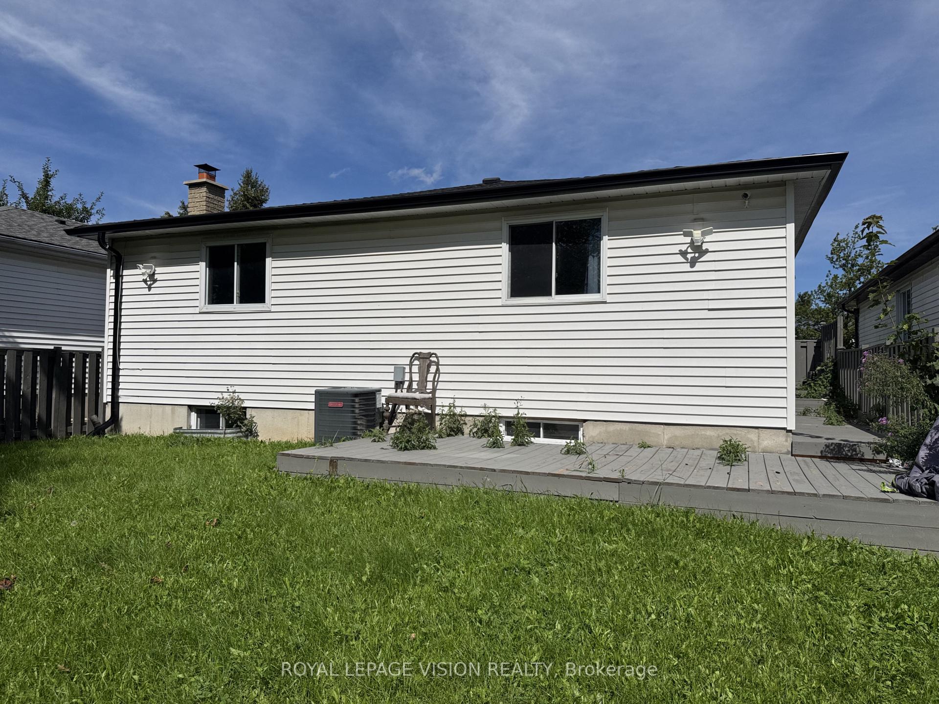 Photo 14 of 27 Maitland Drive, Barrie, Grove East — HOMEH