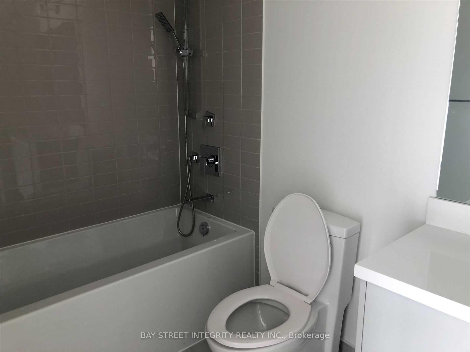 Photo 3 of Unit 1606, 2908 Highway 7 Road, Vaughan, Concord — HOMEH