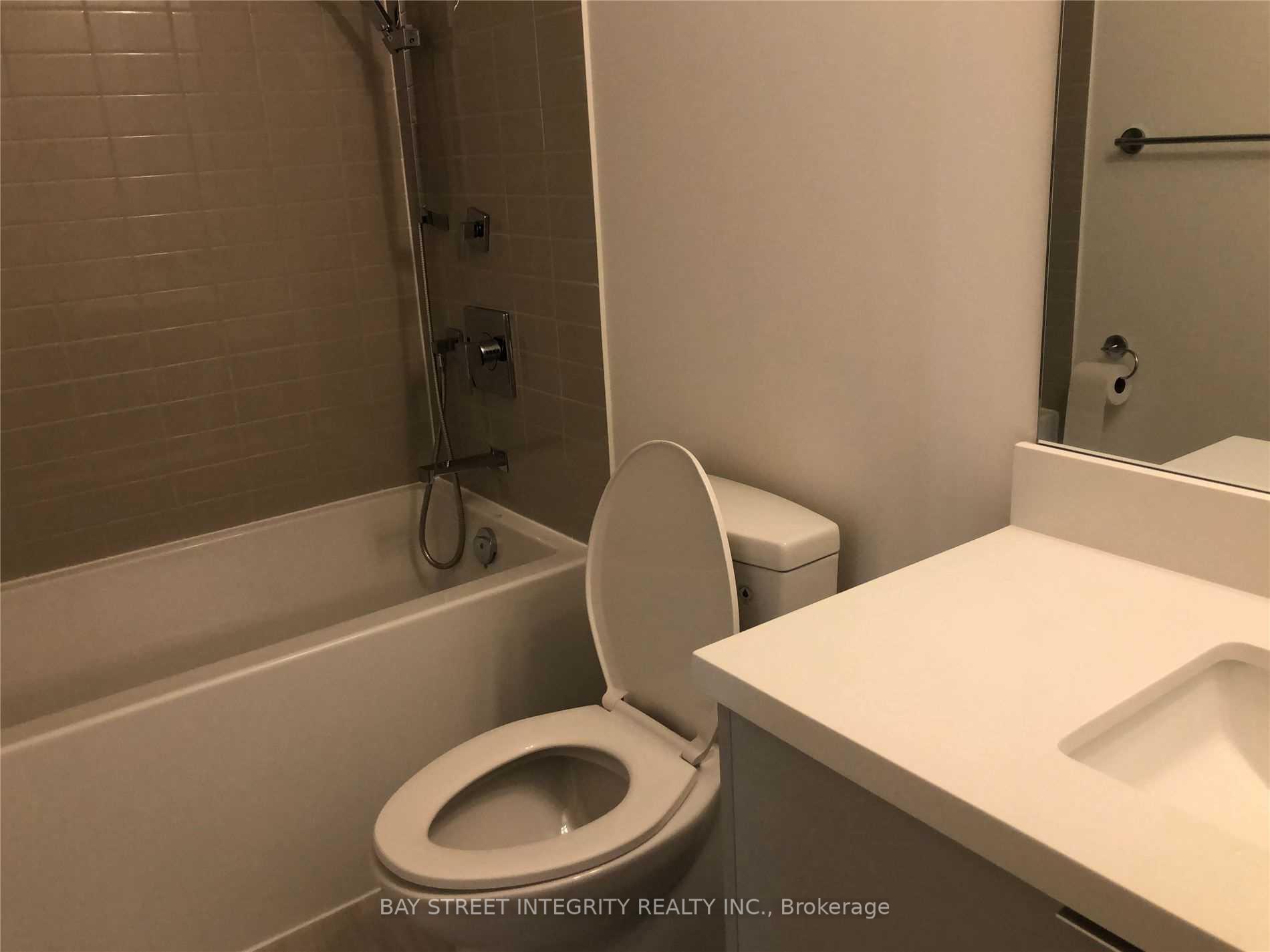 Photo 6 of Unit 1606, 2908 Highway 7 Road, Vaughan, Concord — HOMEH