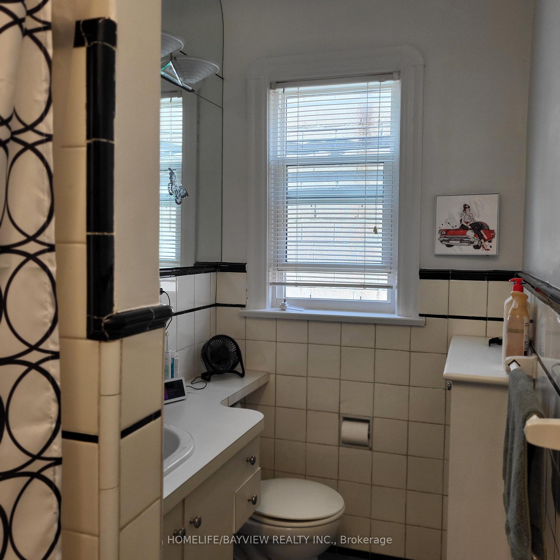 Photo 16 of Unit 2, 1651 Bayview Avenue, Toronto, Leaside — HOMEH