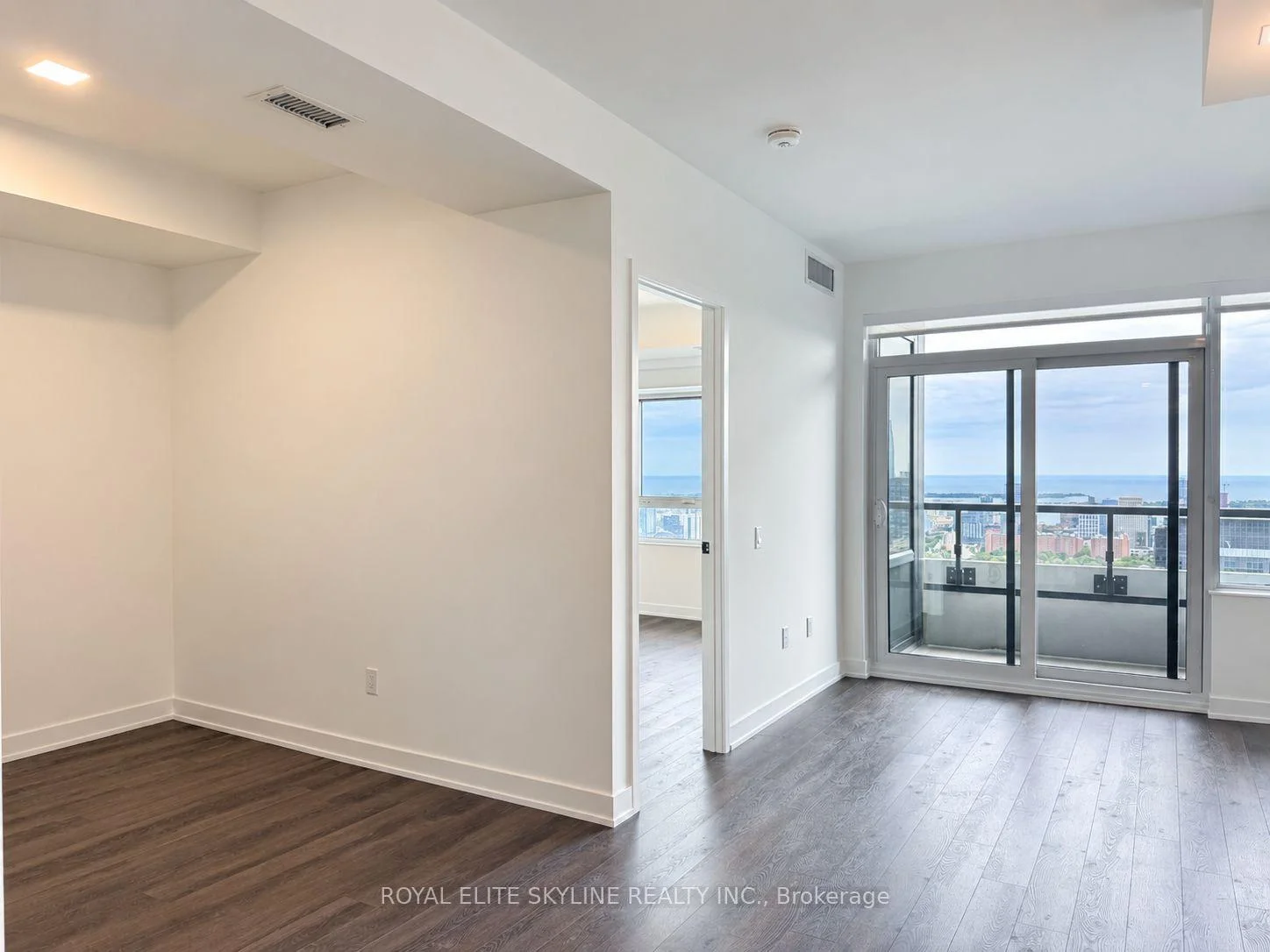 Front of Unit 4801, 609 Sherbourne Street