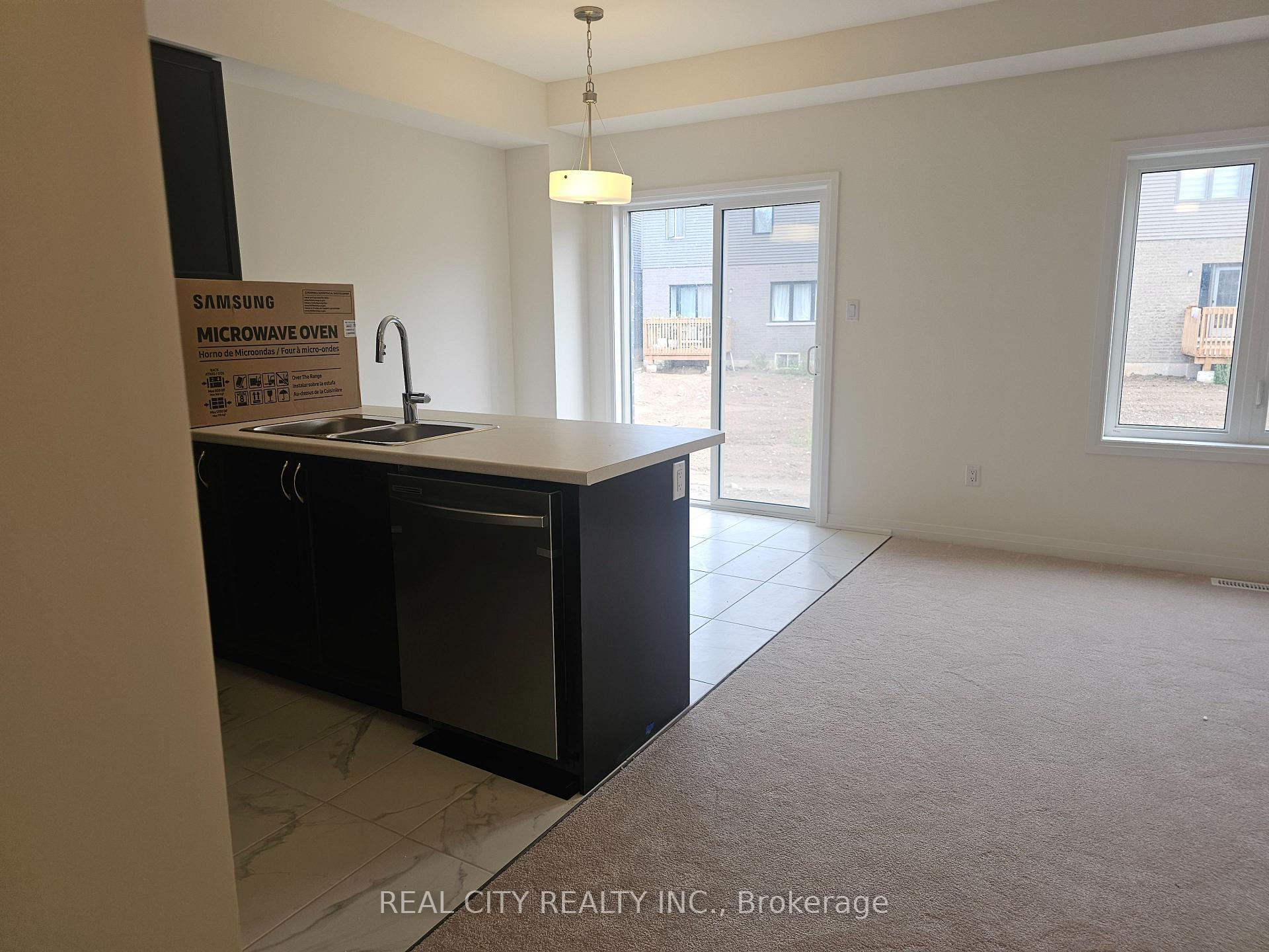 Photo 18 of 48 McKernan Avenue, Brantford, Mayfair — HOMEH