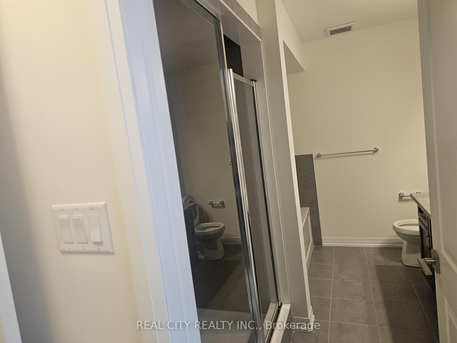 Photo 24 of 48 McKernan Avenue, Brantford, Mayfair — HOMEH