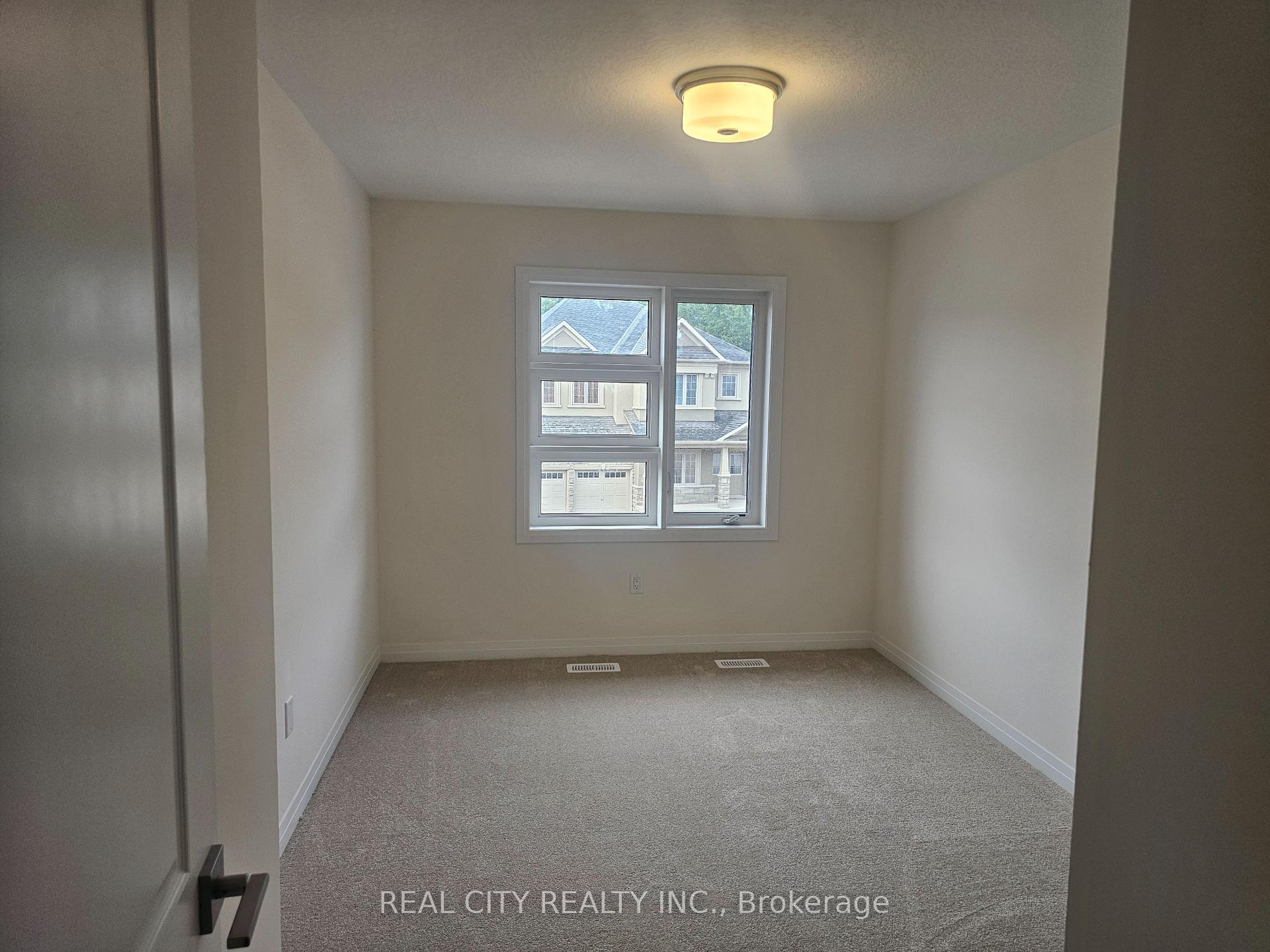 Photo 31 of 48 McKernan Avenue, Brantford, Mayfair — HOMEH