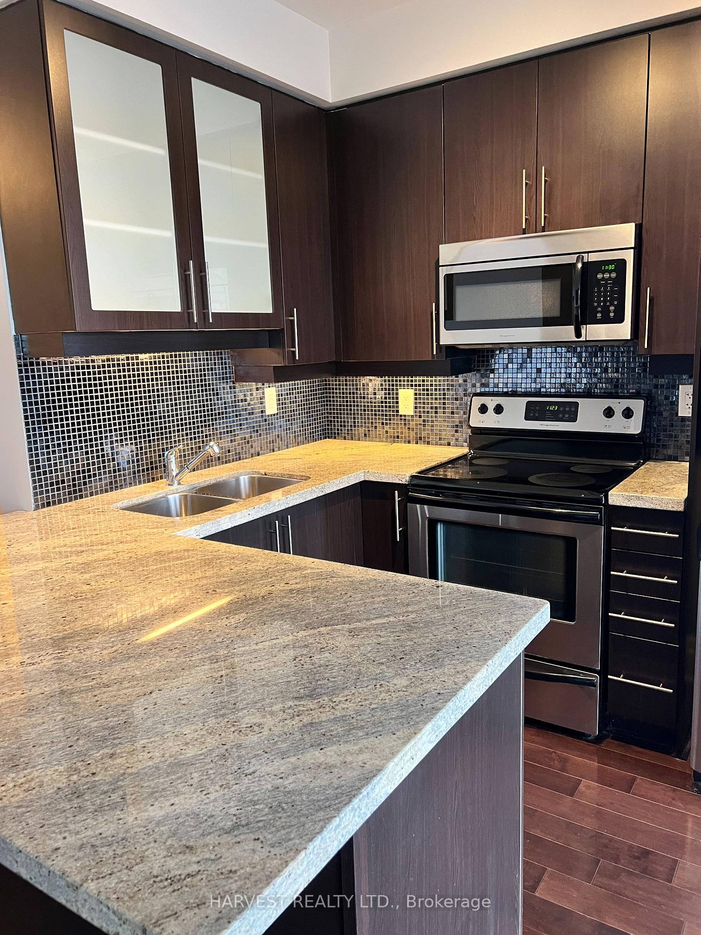 Photo 5 of Unit 609, 21 Upper Duke Crescent, Markham, Unionville — HOMEH