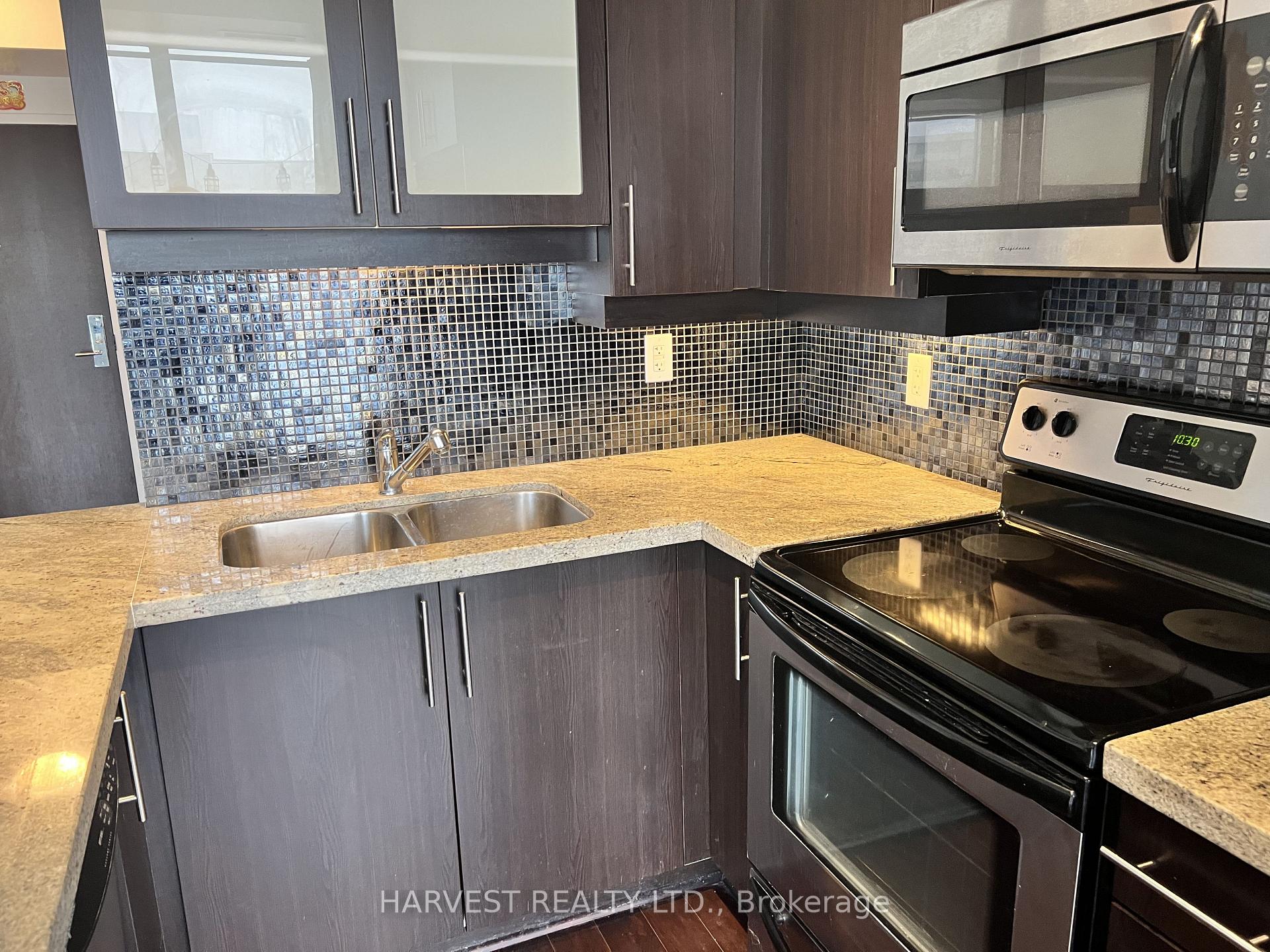 Photo 8 of Unit 609, 21 Upper Duke Crescent, Markham, Unionville — HOMEH