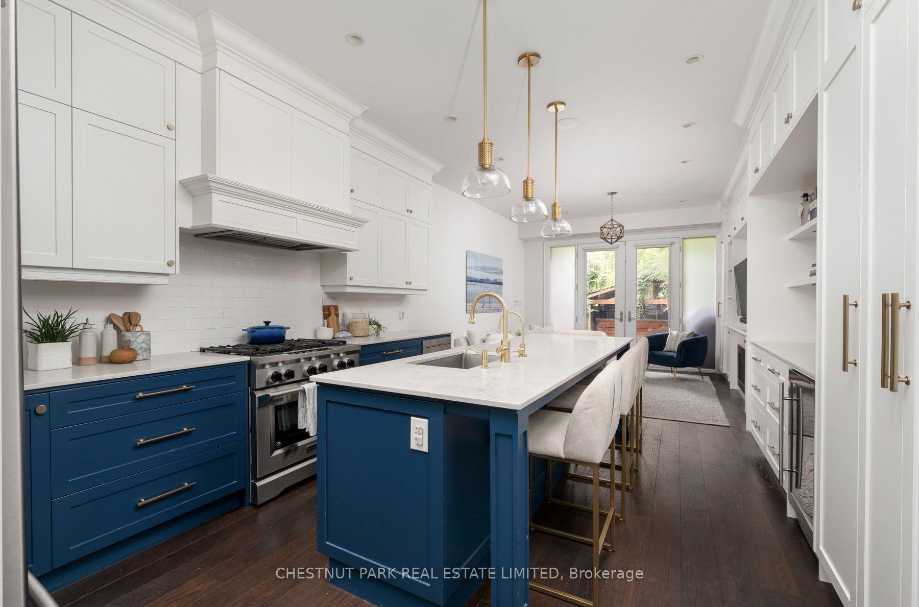 Photo 9 of 257 Borden Street, Toronto, University — HOMEH