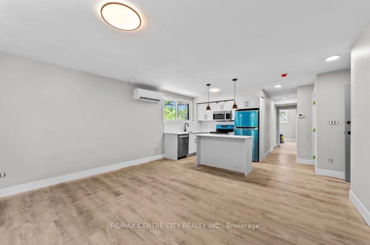 Photo 3 of Unit 8, 400 Scenic Drive, London, South J — HOMEH