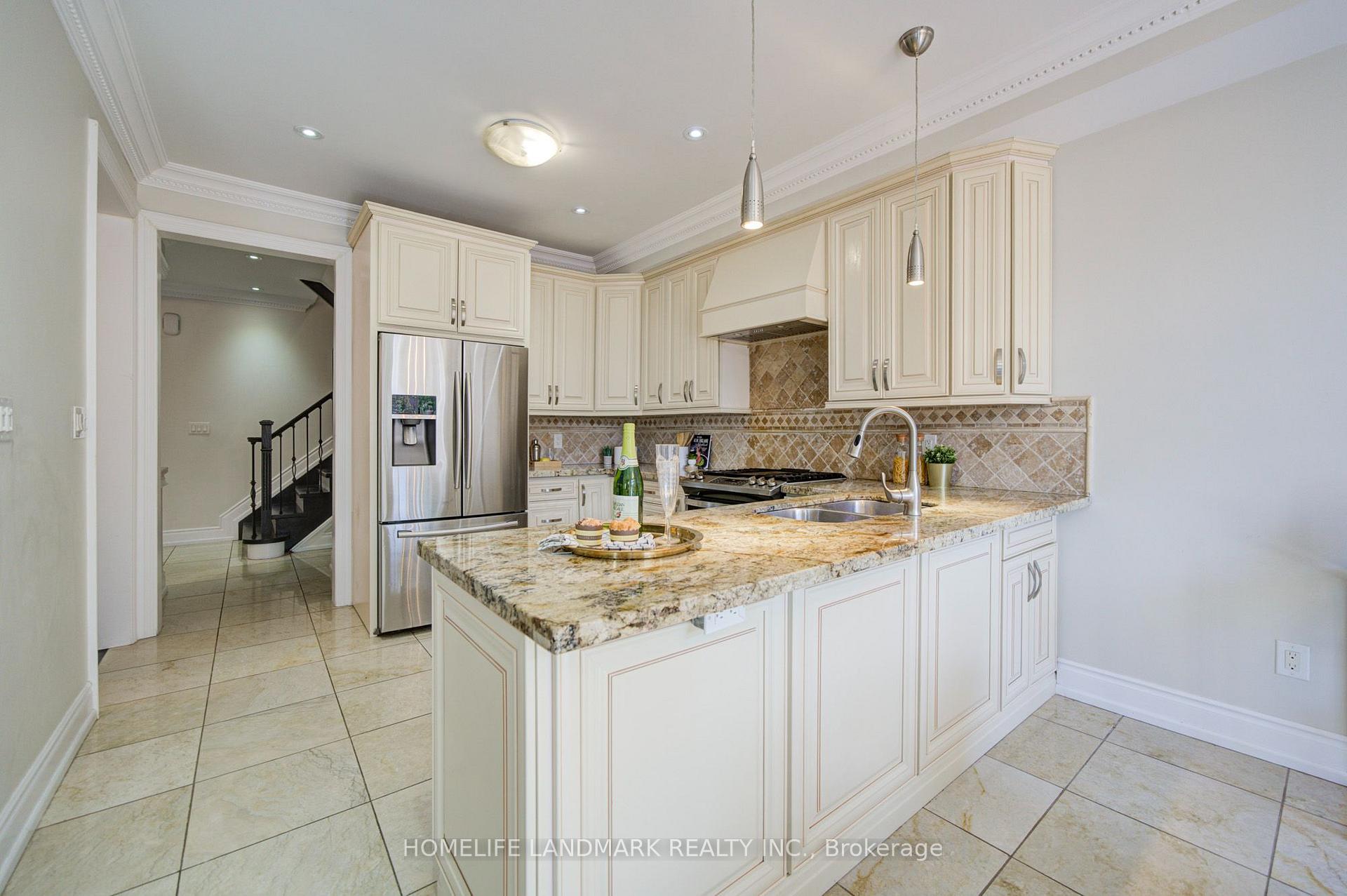Photo 12 of 4478 Centretown Way, Mississauga, Hurontario — HOMEH