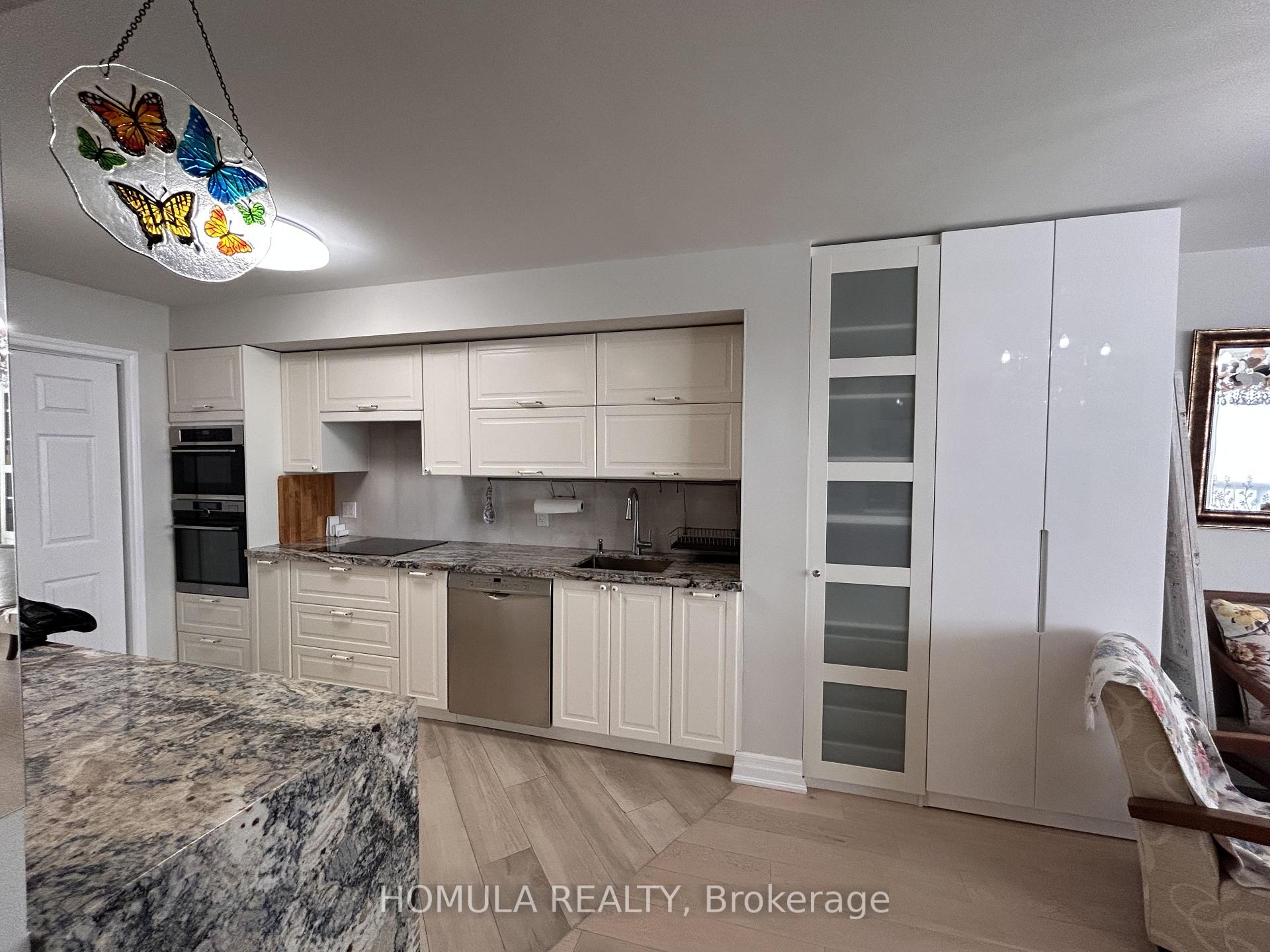 Photo 13 of Unit 706, 110 Promenade Circle, Vaughan, Brownridge — HOMEH