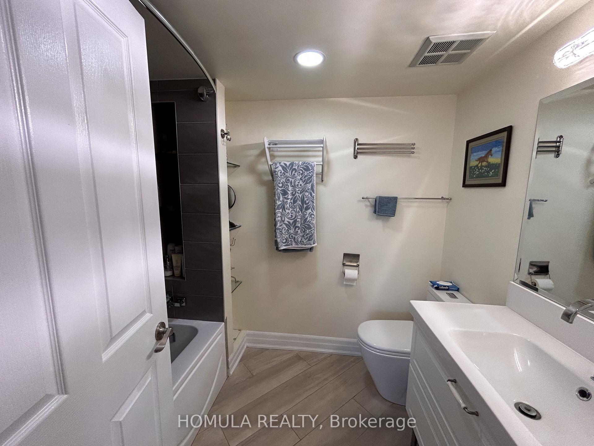 Photo 15 of Unit 706, 110 Promenade Circle, Vaughan, Brownridge — HOMEH