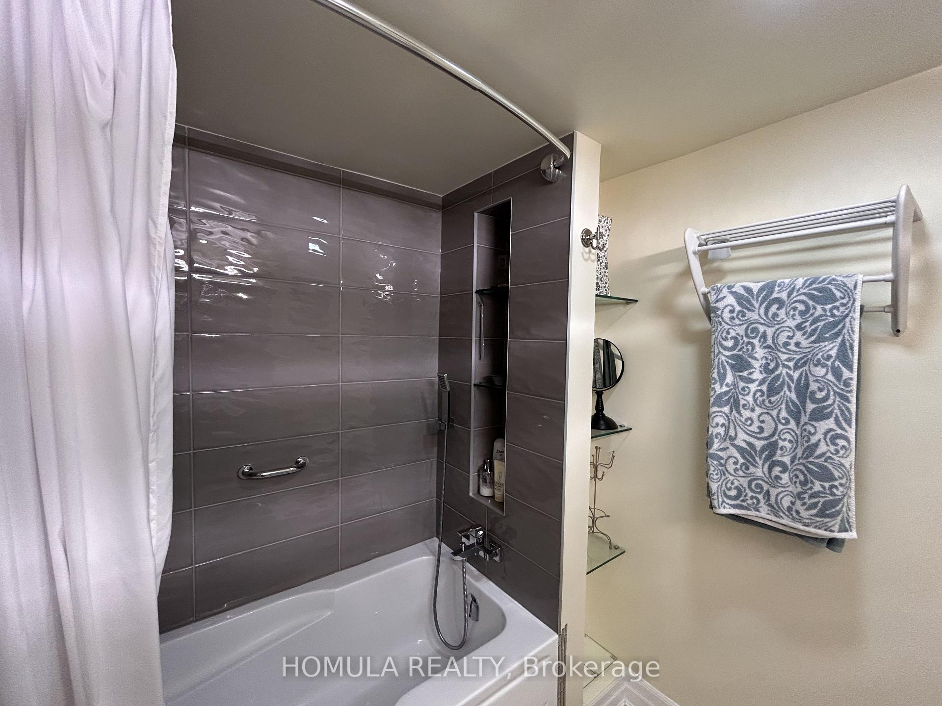 Photo 16 of Unit 706, 110 Promenade Circle, Vaughan, Brownridge — HOMEH