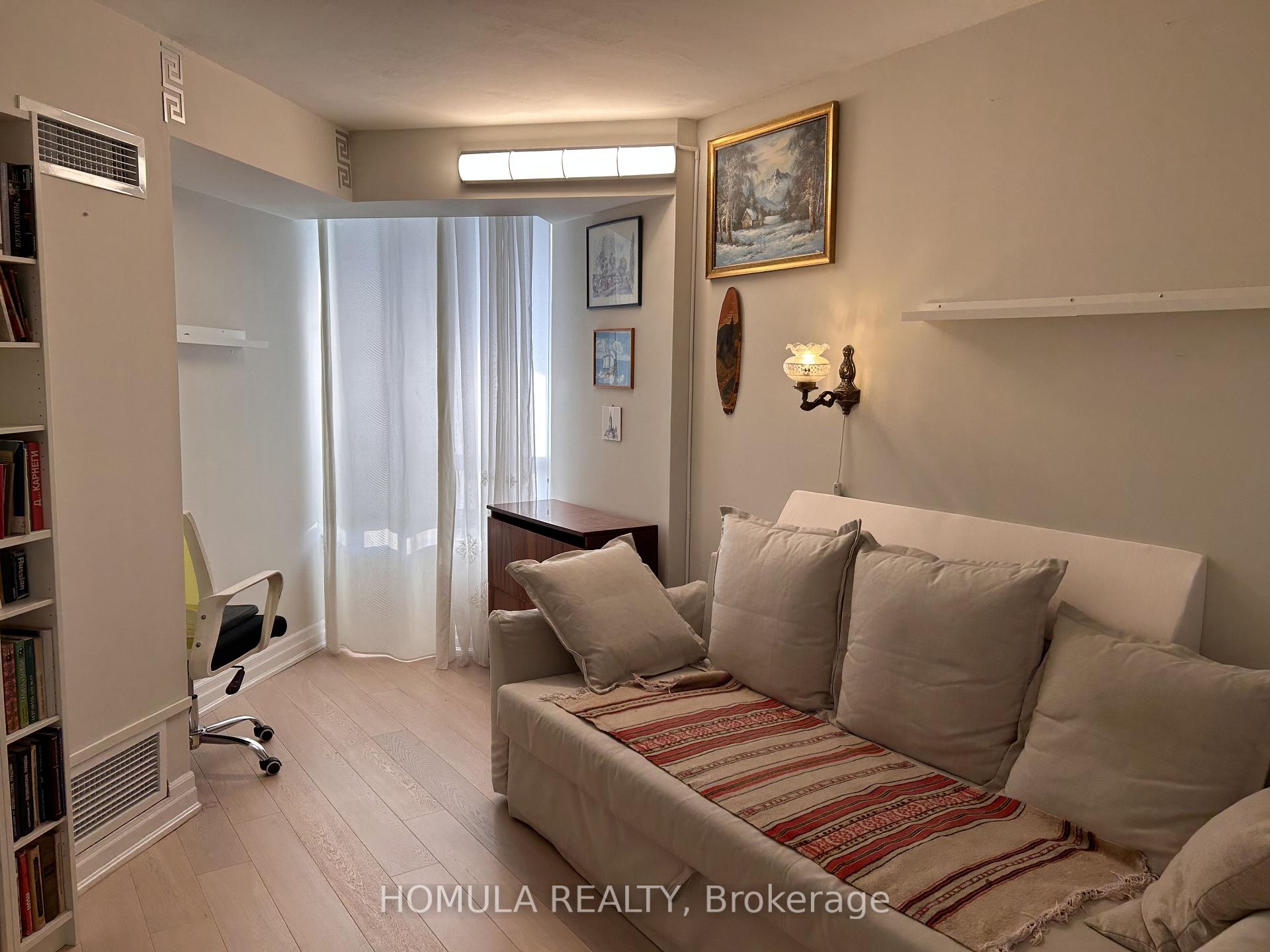 Photo 21 of Unit 706, 110 Promenade Circle, Vaughan, Brownridge — HOMEH