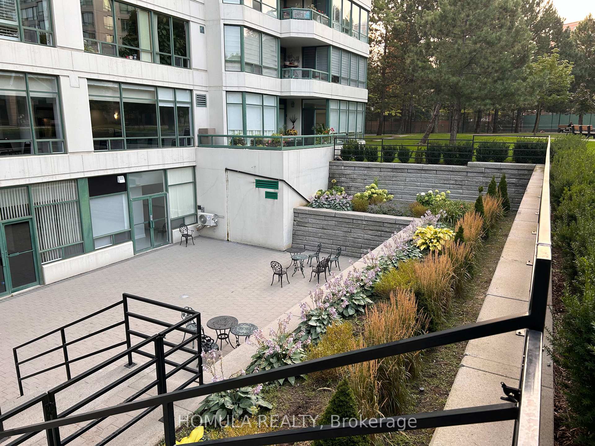 Photo 27 of Unit 706, 110 Promenade Circle, Vaughan, Brownridge — HOMEH