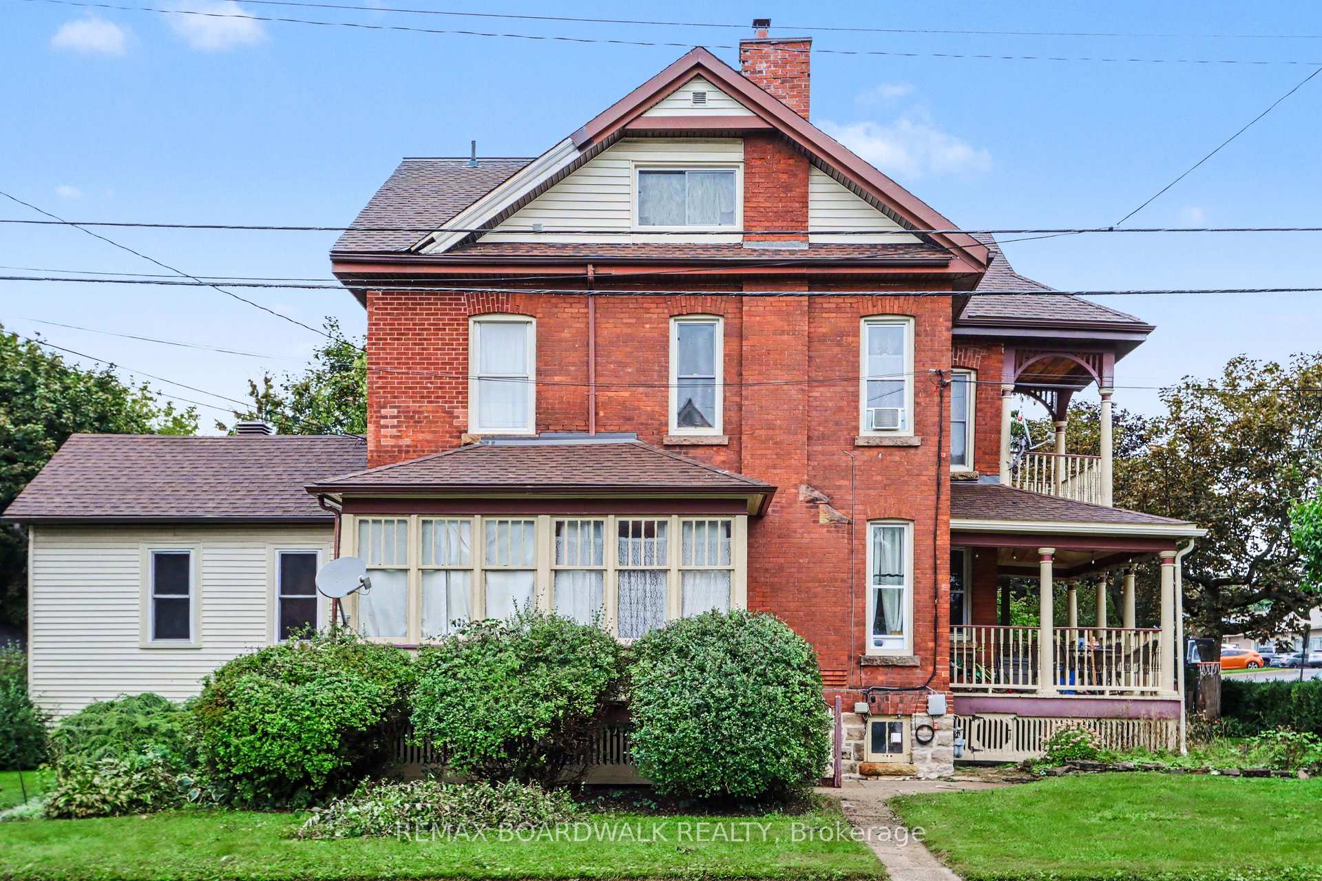 Photo 3 of 10 Glen Avenue, Smiths Falls, Smiths Falls — HOMEH