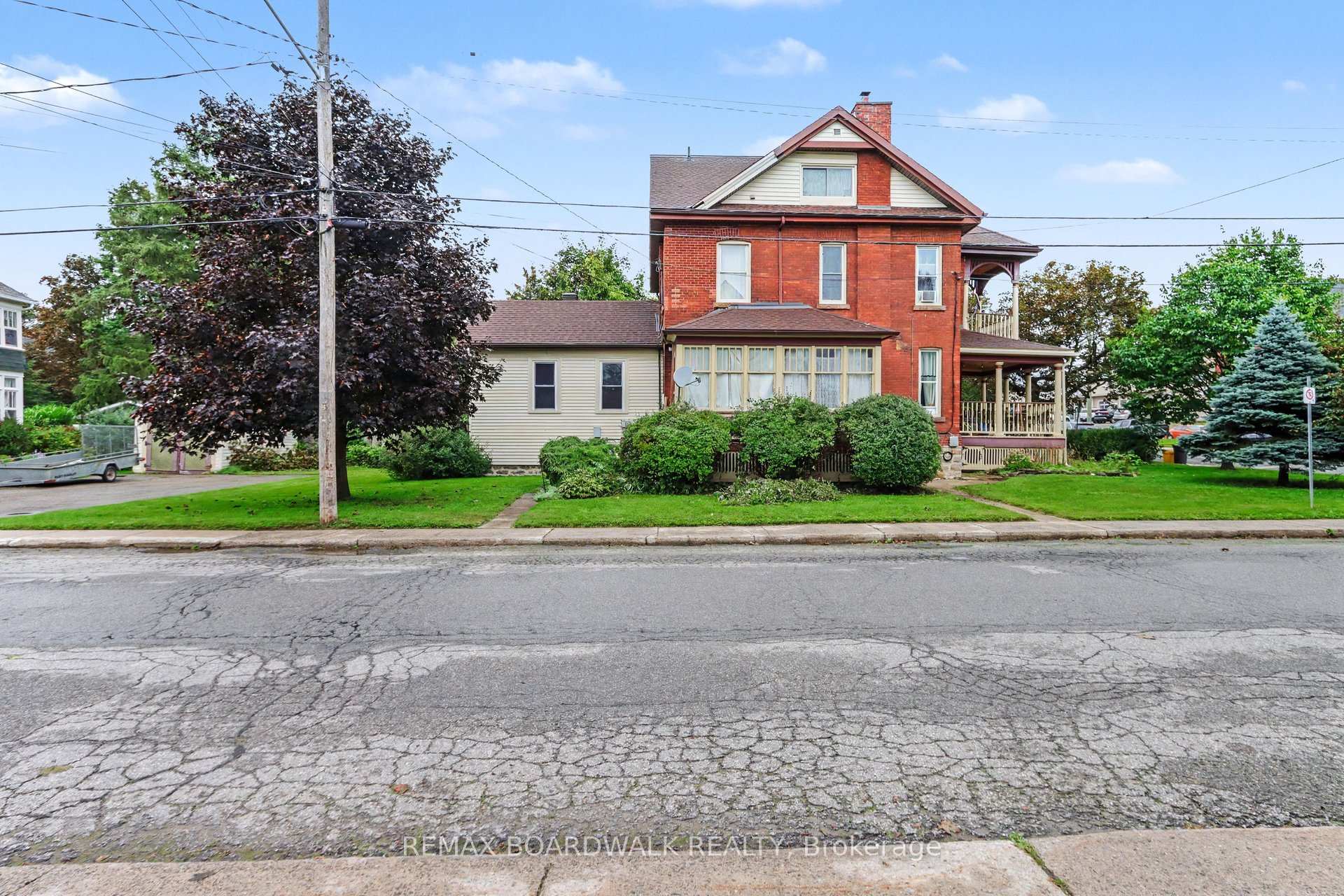 Photo 5 of 10 Glen Avenue, Smiths Falls, Smiths Falls — HOMEH