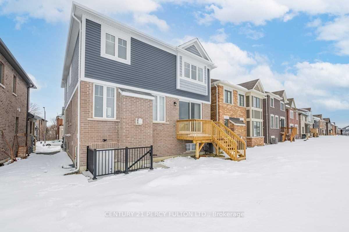 Photo 2 of 77 Barkerville Drive, Whitby, Rural Whitby — HOMEH