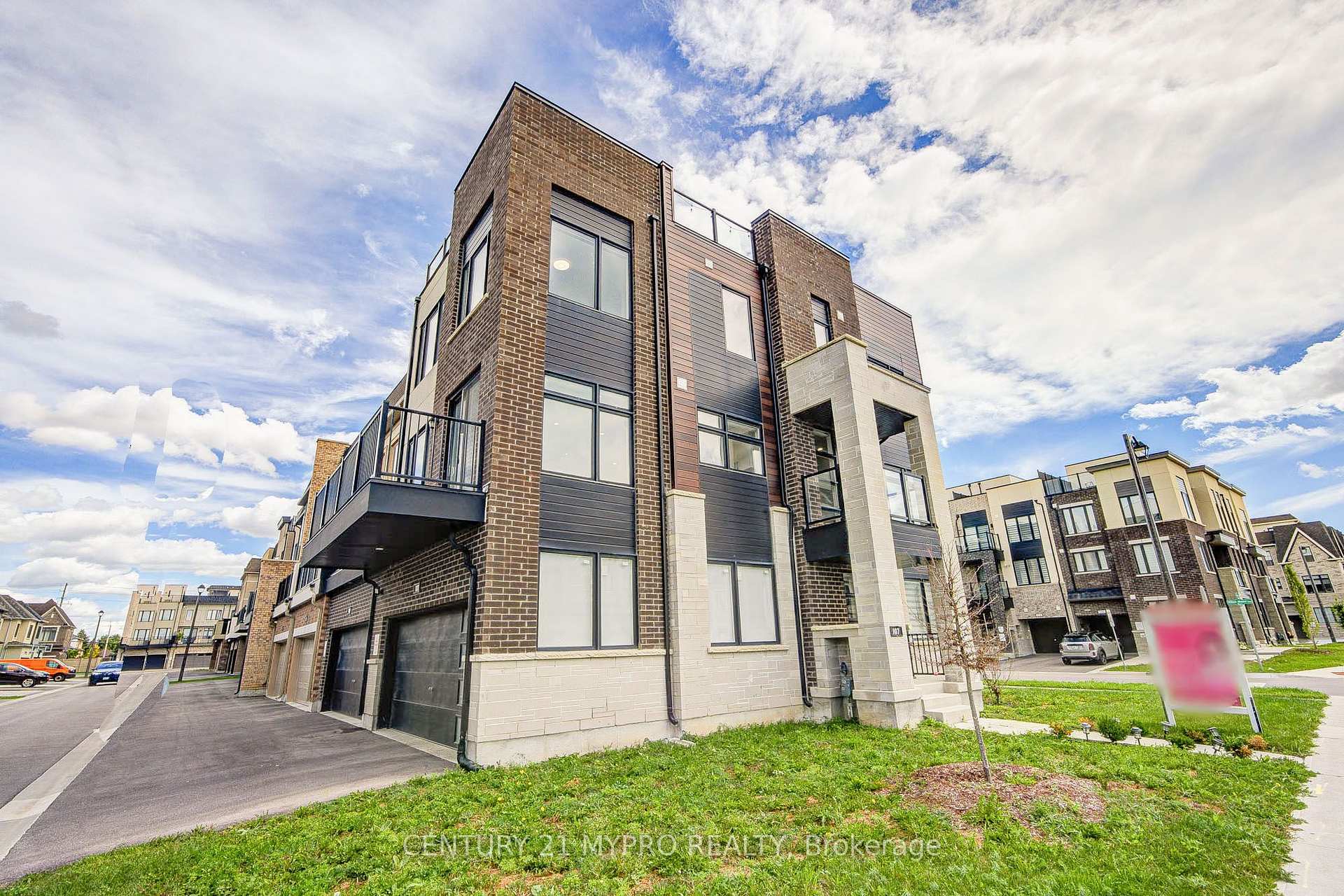 Photo 1 of 107 William Shearn Crescent, Markham, Angus Glen — HOMEH