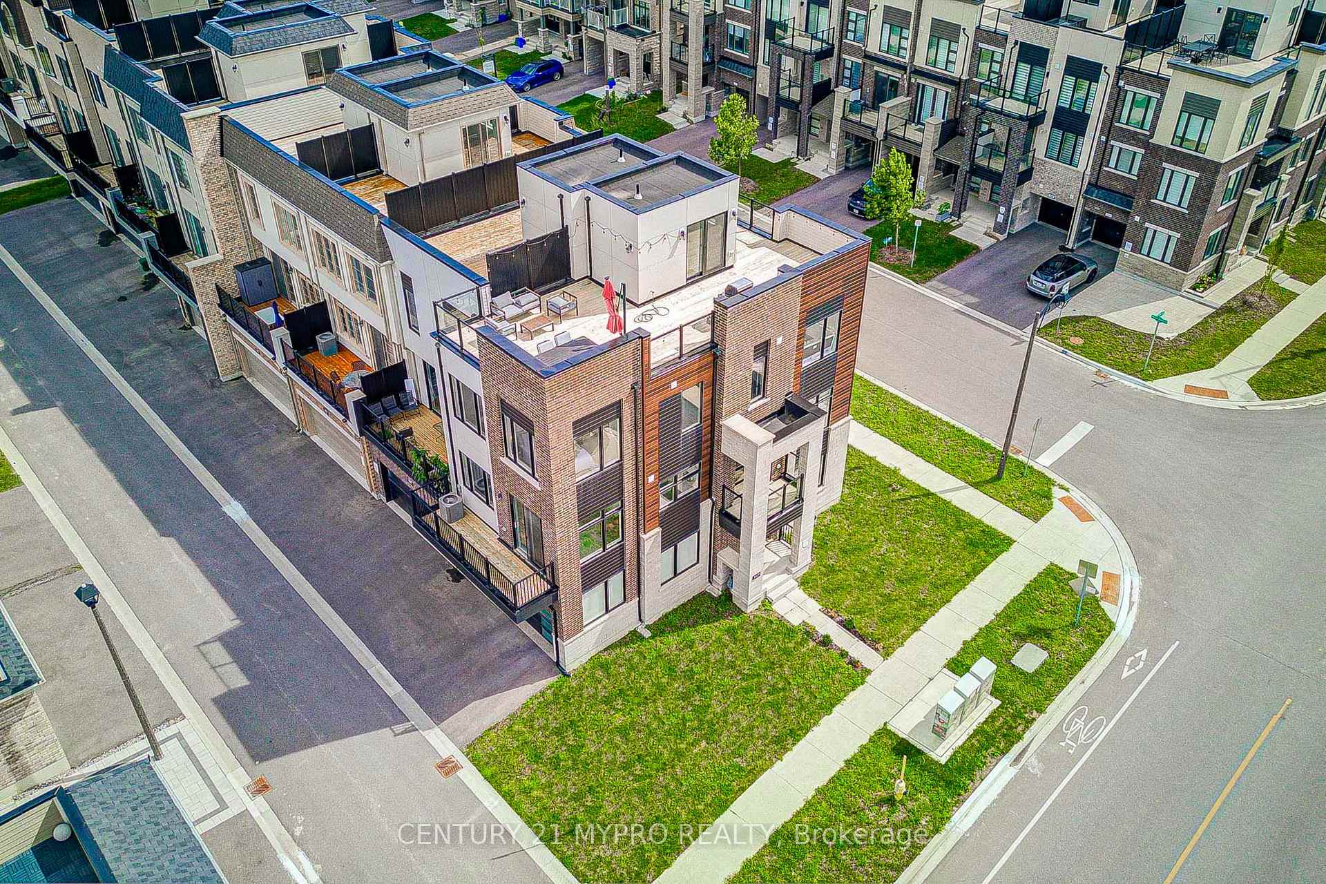 Photo 7 of 107 William Shearn Crescent, Markham, Angus Glen — HOMEH