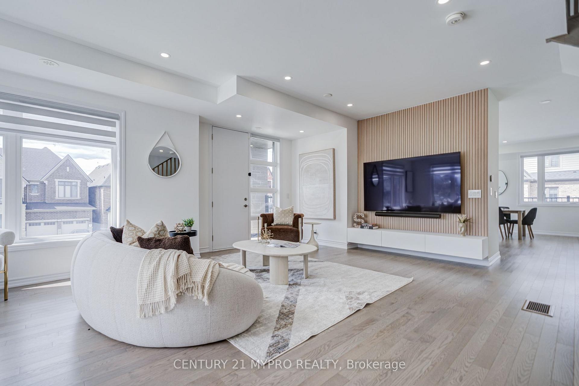 Photo 12 of 107 William Shearn Crescent, Markham, Angus Glen — HOMEH