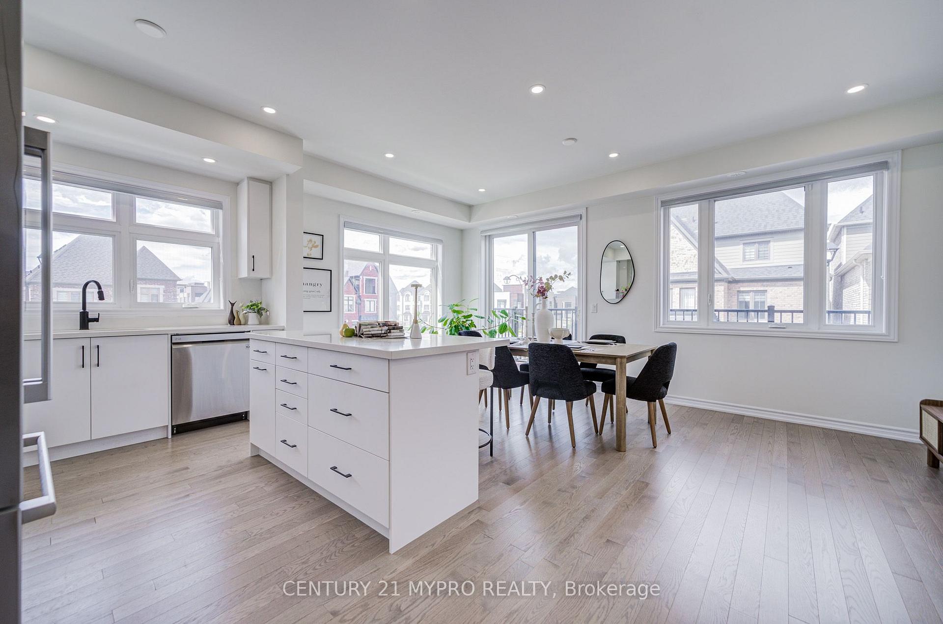 Photo 15 of 107 William Shearn Crescent, Markham, Angus Glen — HOMEH